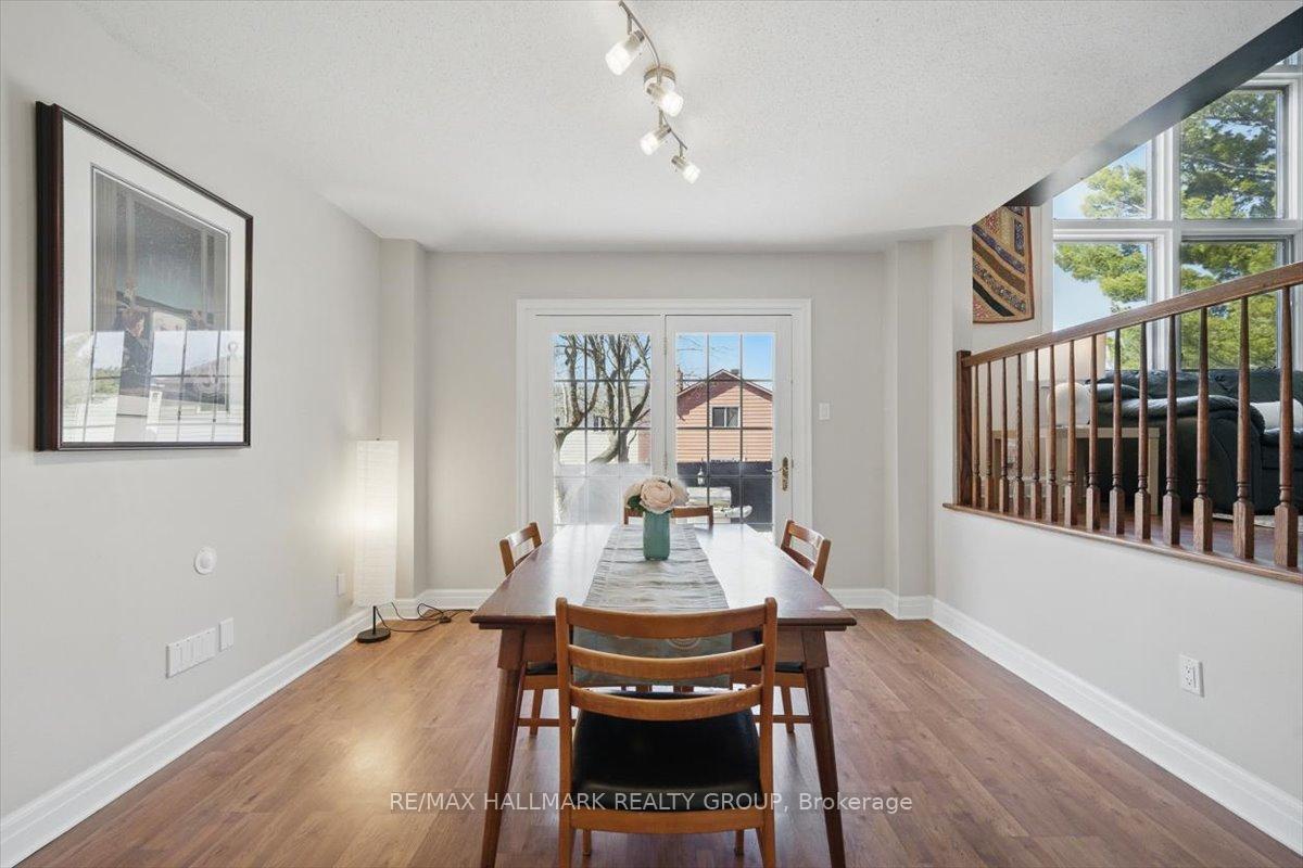 Photo 11 of 20 Equestrian Drive, Ottawa, Kanata - Bridlewood — HOMEH