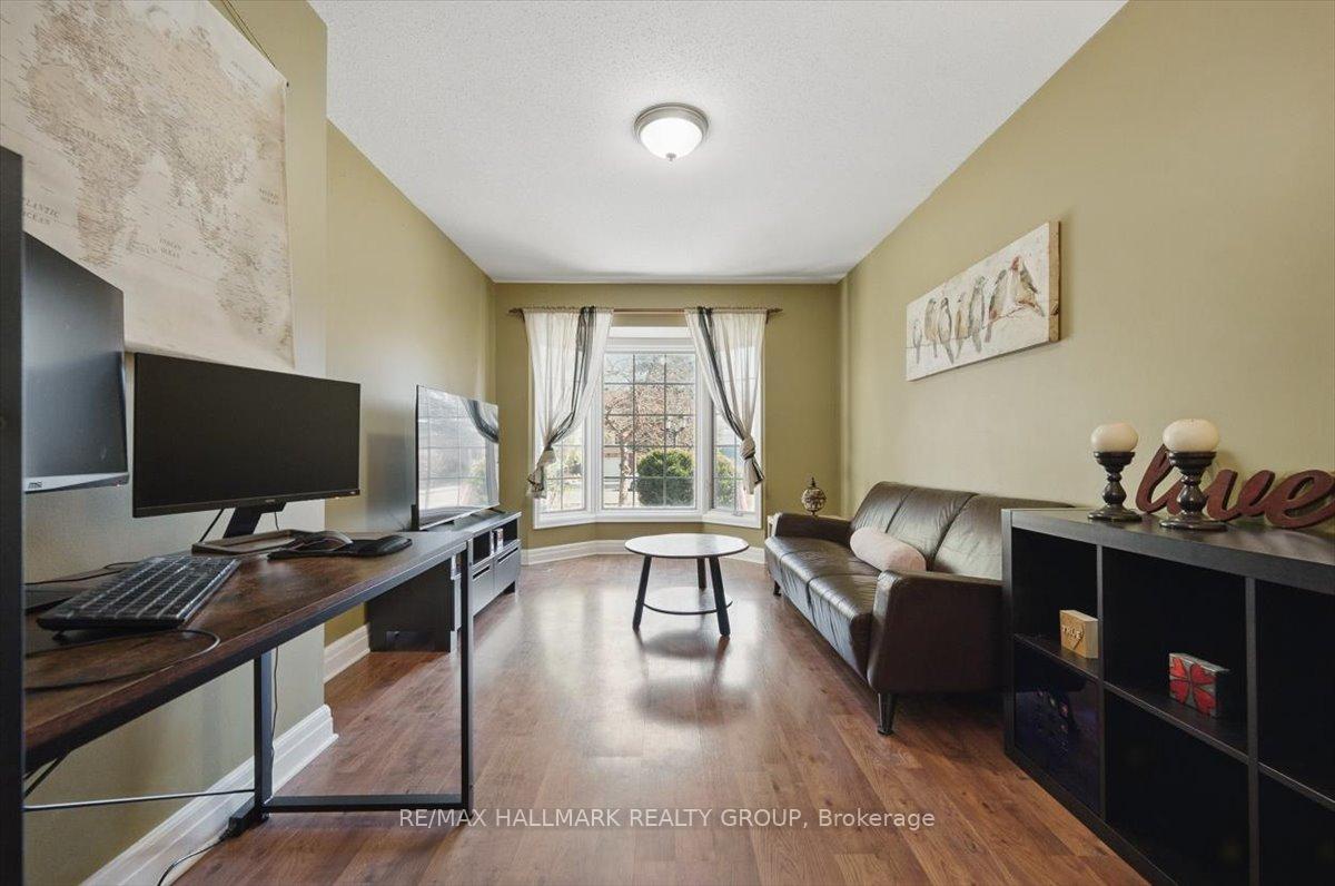Photo 12 of 20 Equestrian Drive, Ottawa, Kanata - Bridlewood — HOMEH