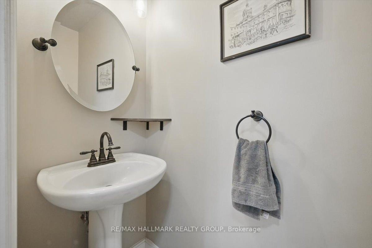 Photo 15 of 20 Equestrian Drive, Ottawa, Kanata - Bridlewood — HOMEH