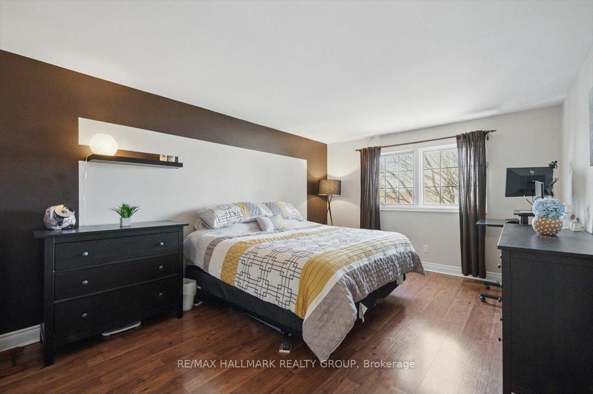 Photo 17 of 20 Equestrian Drive, Ottawa, Kanata - Bridlewood — HOMEH