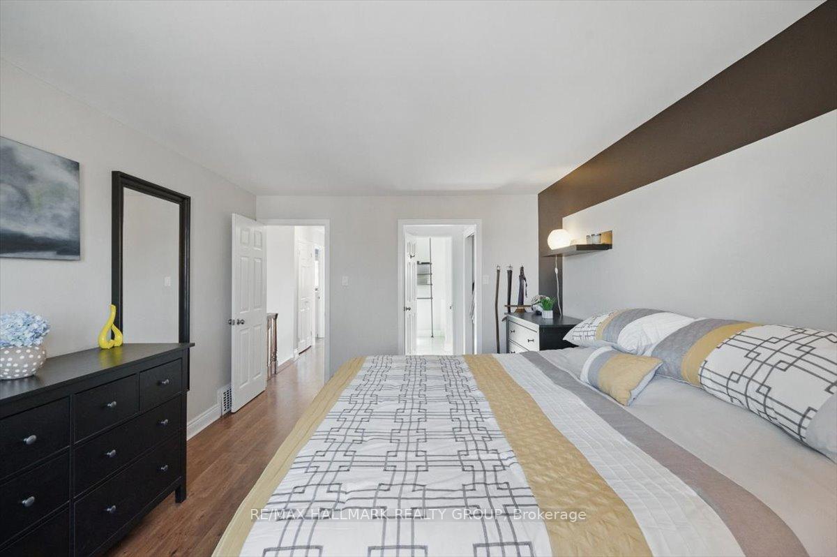 Photo 18 of 20 Equestrian Drive, Ottawa, Kanata - Bridlewood — HOMEH