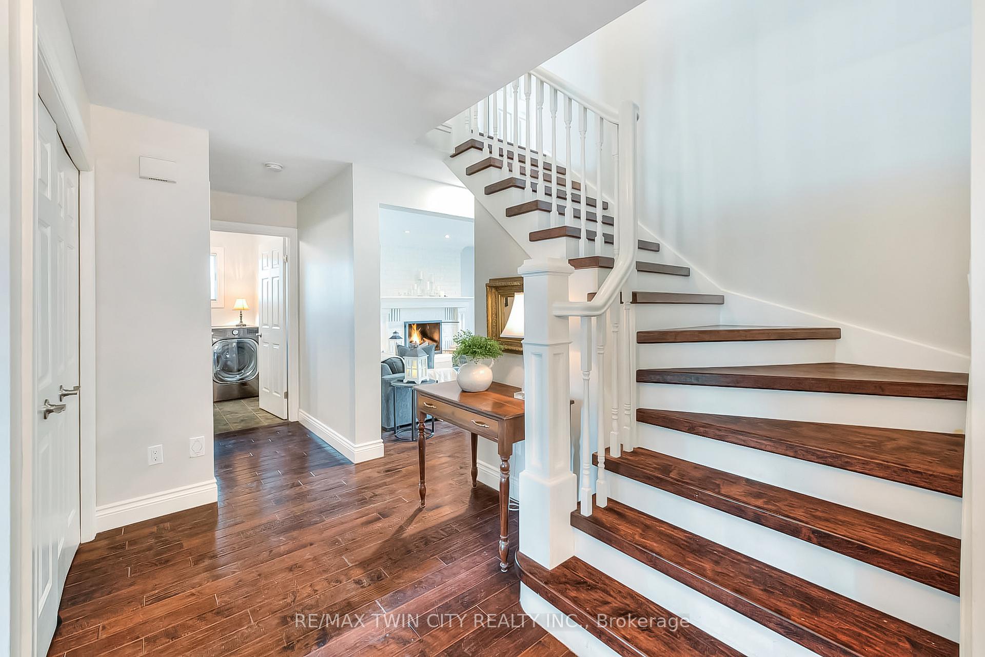 Photo 5 of 340 Grand River Boulevard, Kitchener — HOMEH