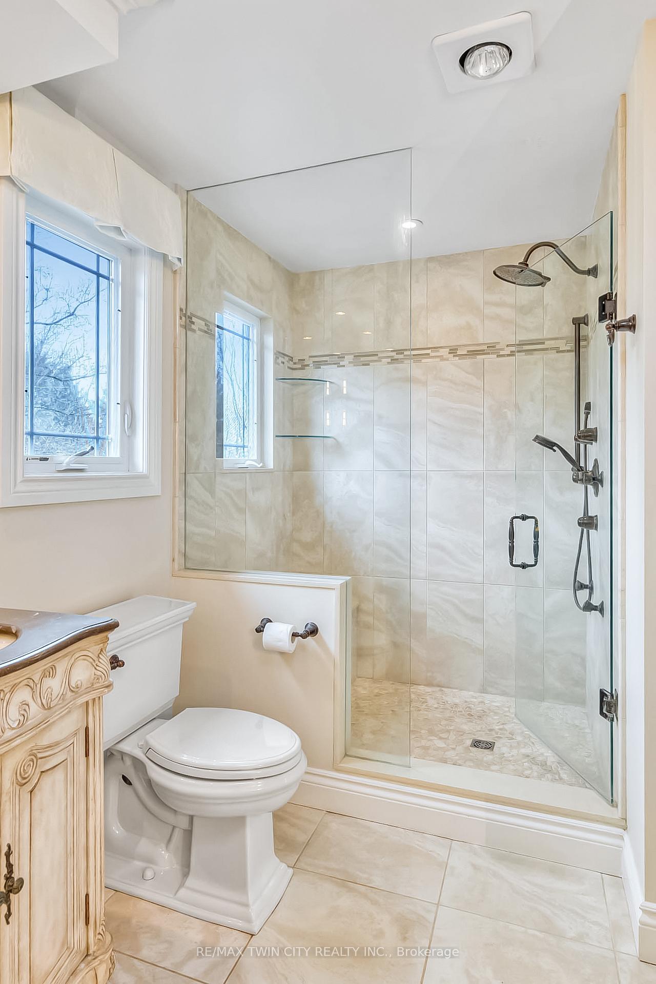 Photo 34 of 340 Grand River Boulevard, Kitchener — HOMEH