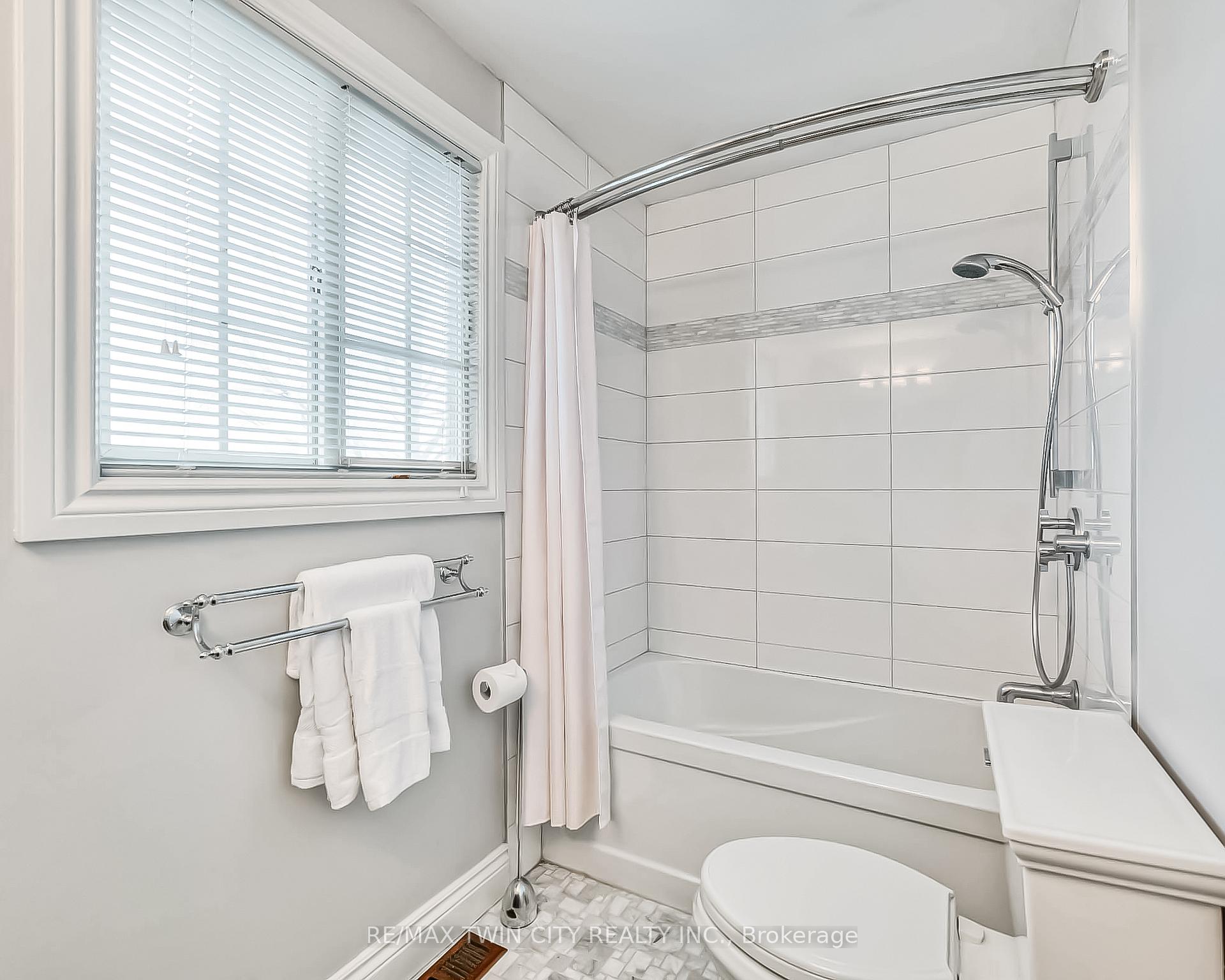 Photo 35 of 340 Grand River Boulevard, Kitchener — HOMEH