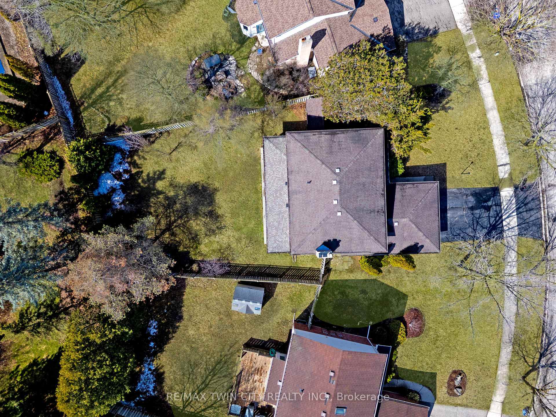 Photo 49 of 340 Grand River Boulevard, Kitchener — HOMEH