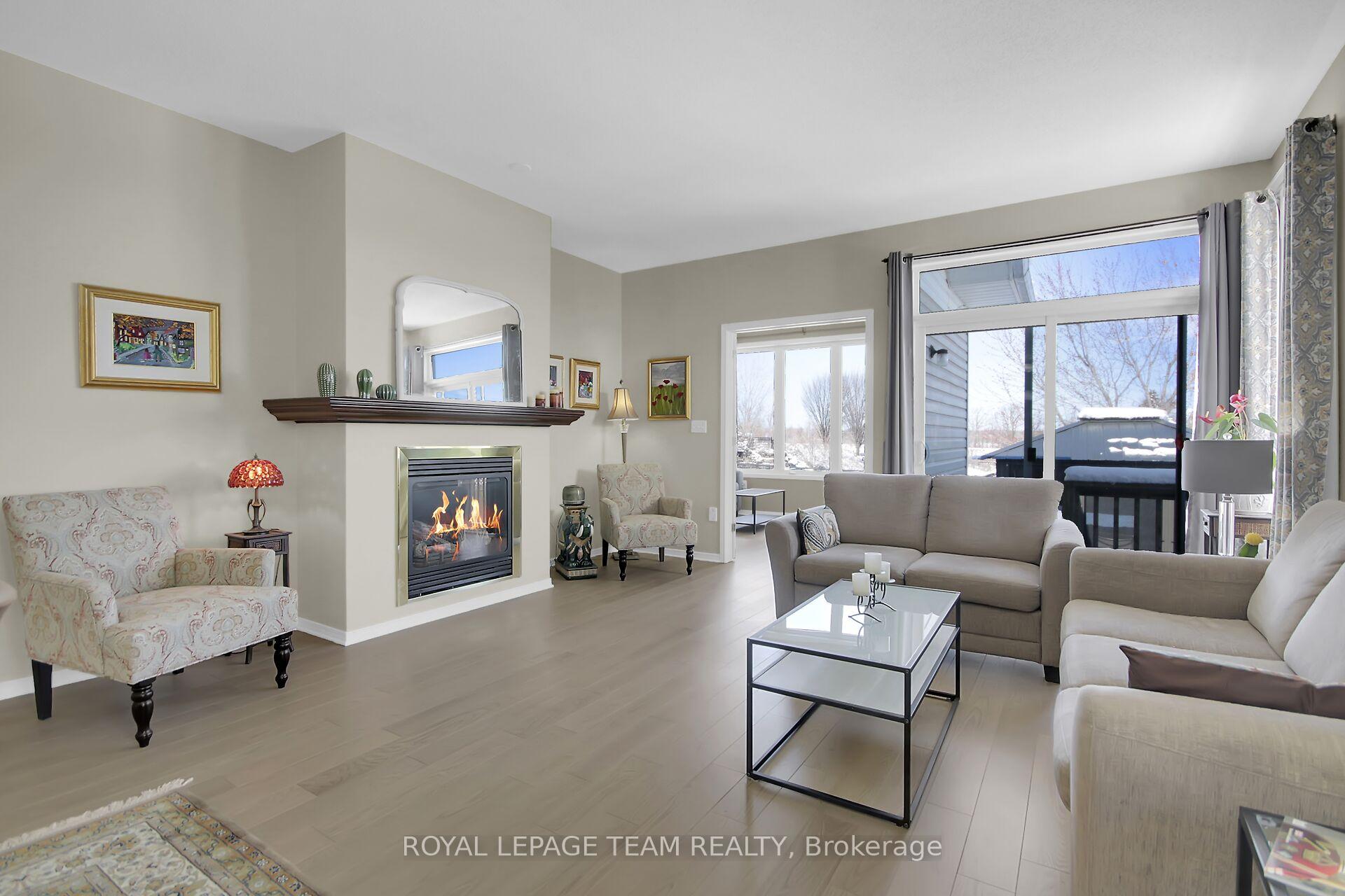 Photo 3 of 335 Breckenridge Crescent, Ottawa, Kanata - Morgan's Grant/South March — HOMEH