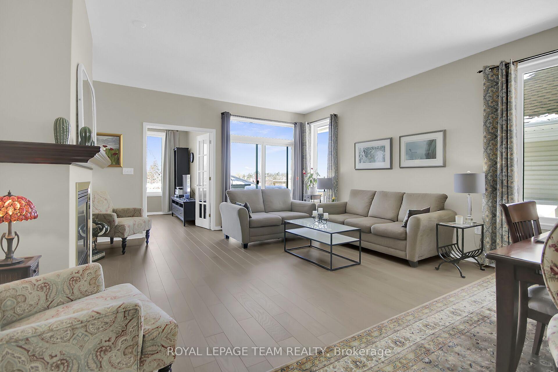 Photo 11 of 335 Breckenridge Crescent, Ottawa, Kanata - Morgan's Grant/South March — HOMEH
