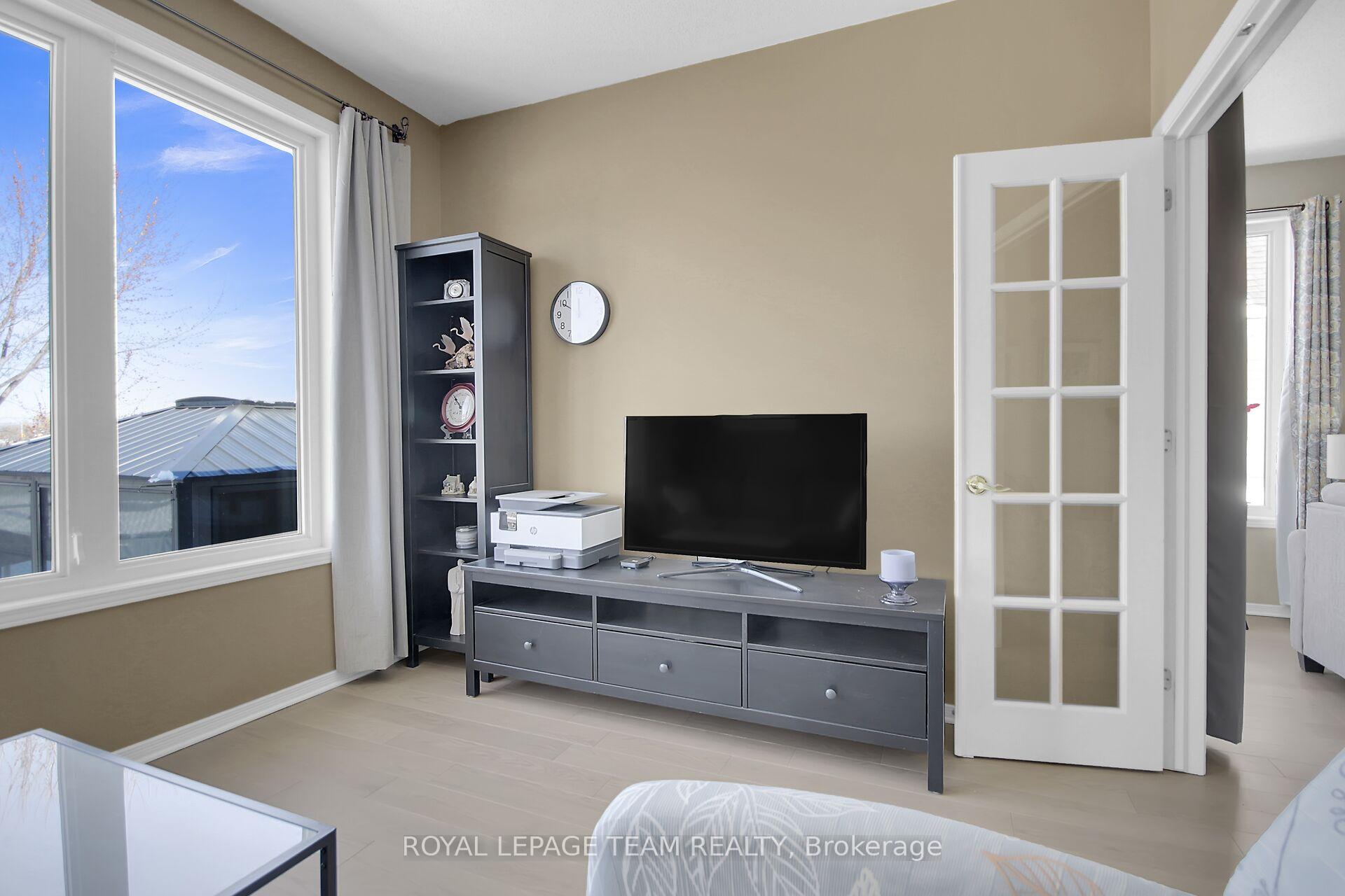 Photo 13 of 335 Breckenridge Crescent, Ottawa, Kanata - Morgan's Grant/South March — HOMEH