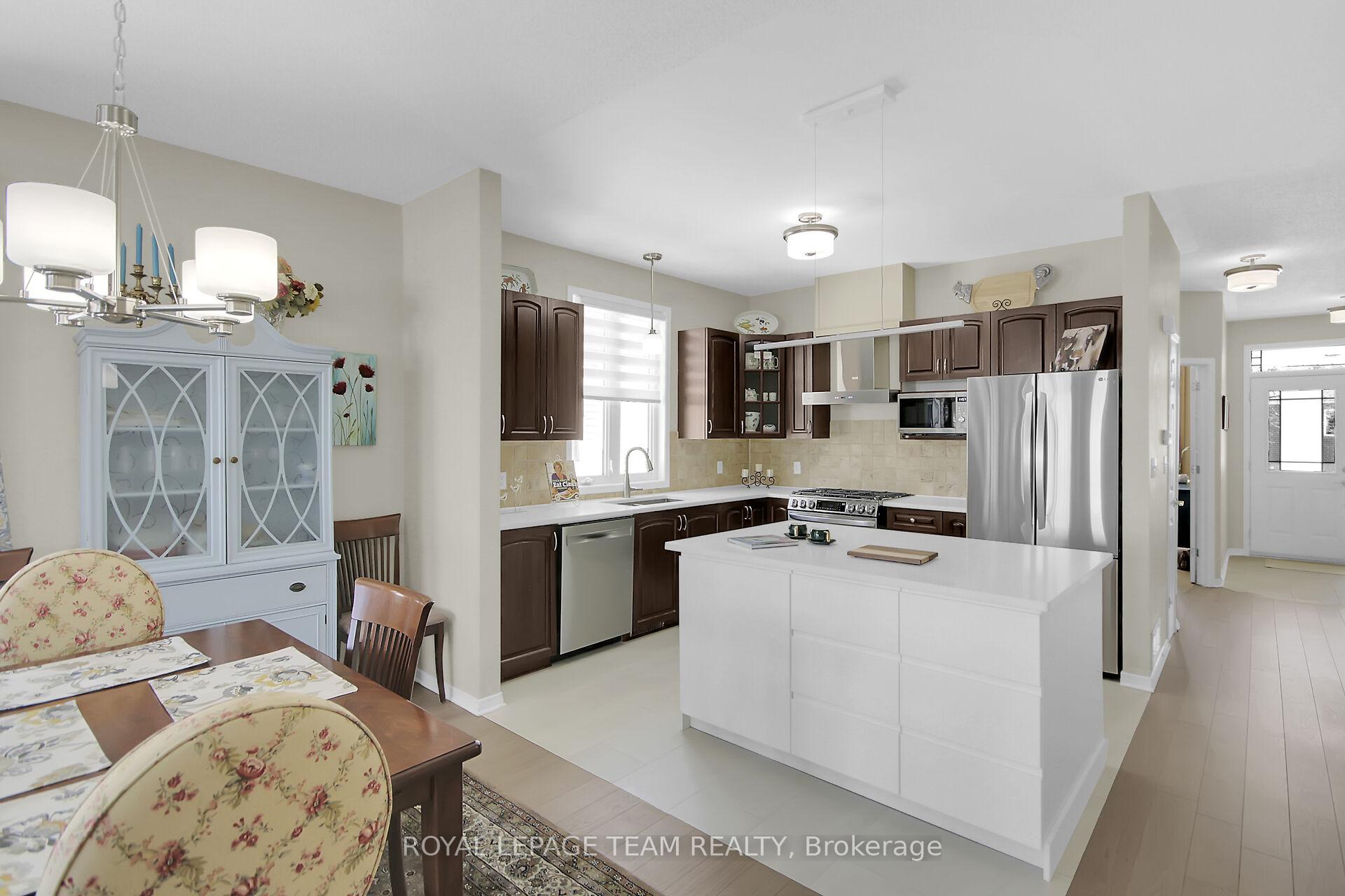 Photo 19 of 335 Breckenridge Crescent, Ottawa, Kanata - Morgan's Grant/South March — HOMEH