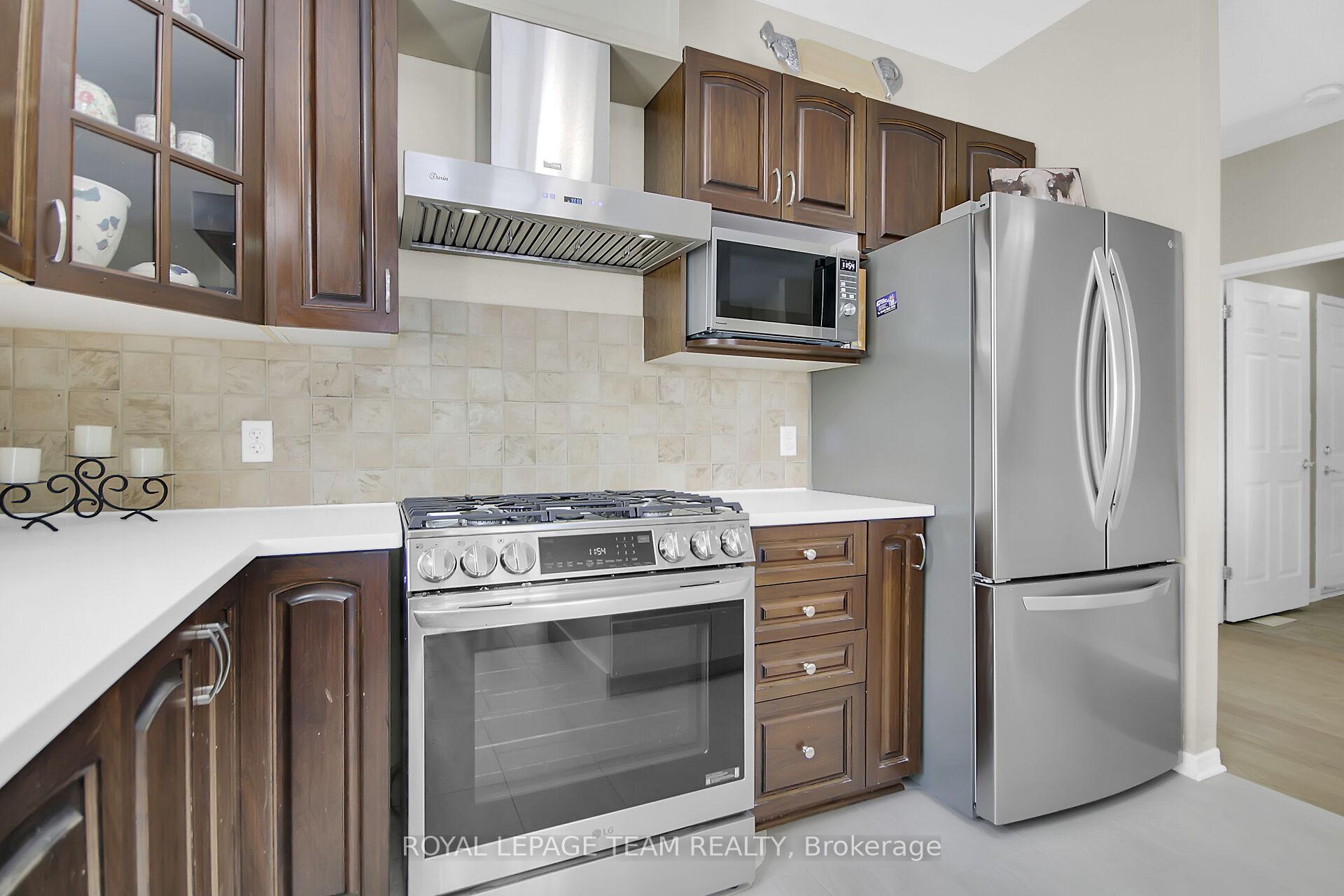 Photo 20 of 335 Breckenridge Crescent, Ottawa, Kanata - Morgan's Grant/South March — HOMEH