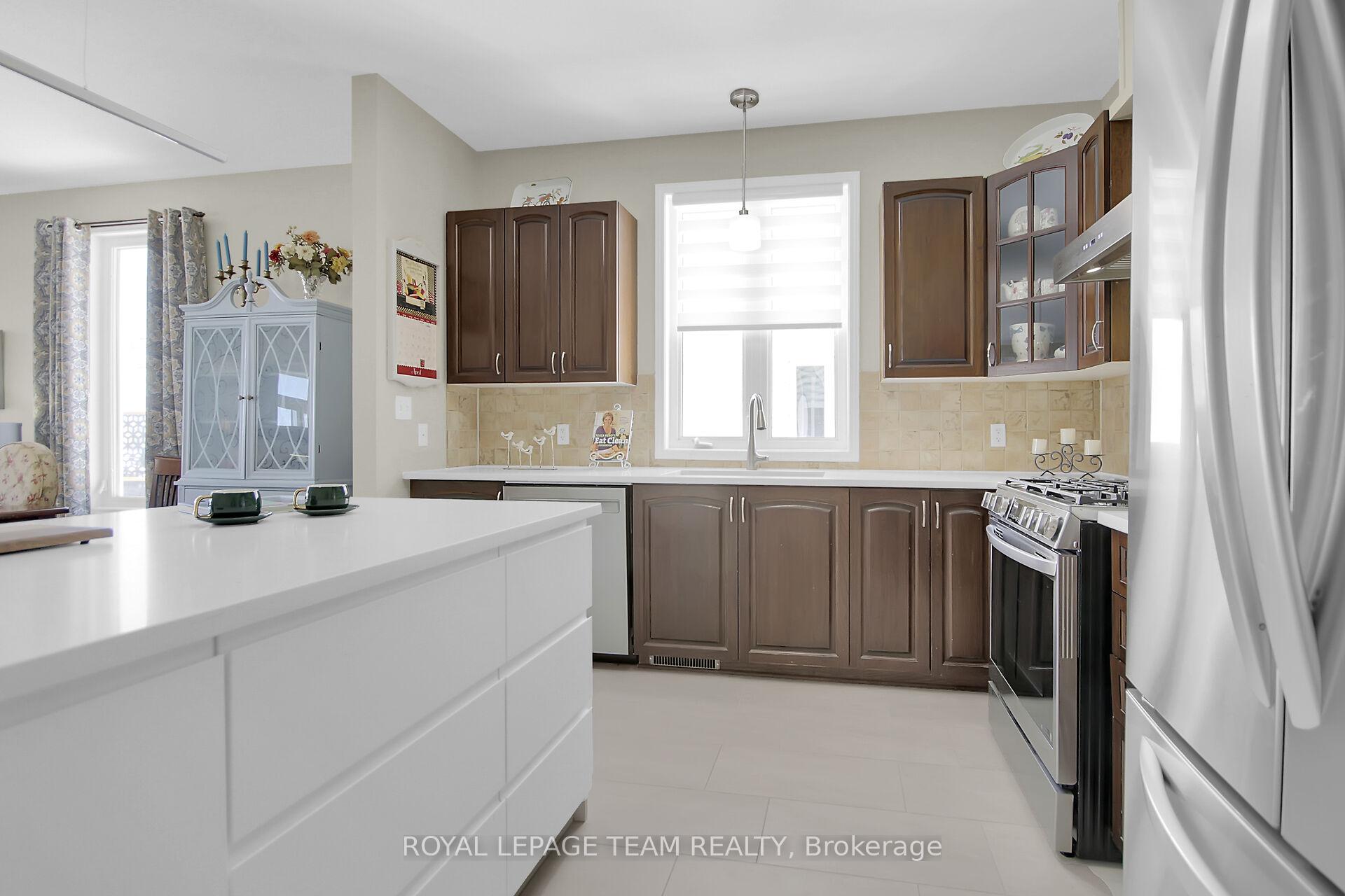 Photo 21 of 335 Breckenridge Crescent, Ottawa, Kanata - Morgan's Grant/South March — HOMEH