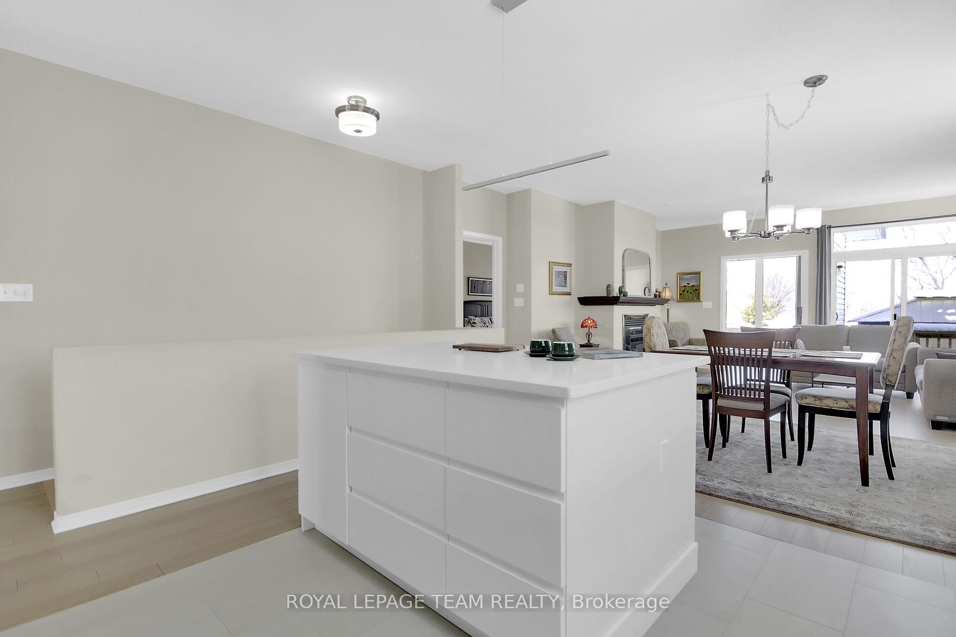 Photo 23 of 335 Breckenridge Crescent, Ottawa, Kanata - Morgan's Grant/South March — HOMEH