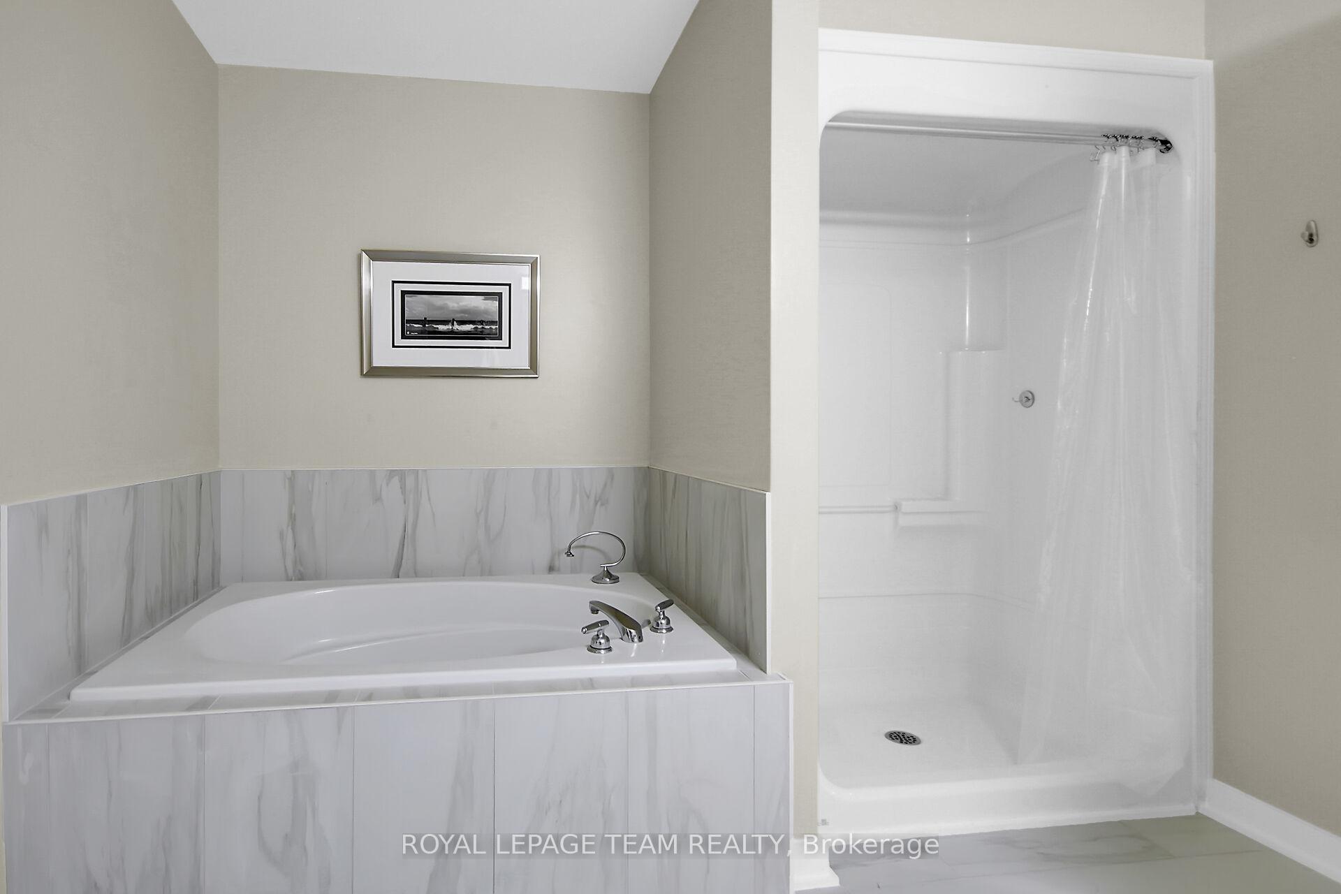 Photo 28 of 335 Breckenridge Crescent, Ottawa, Kanata - Morgan's Grant/South March — HOMEH