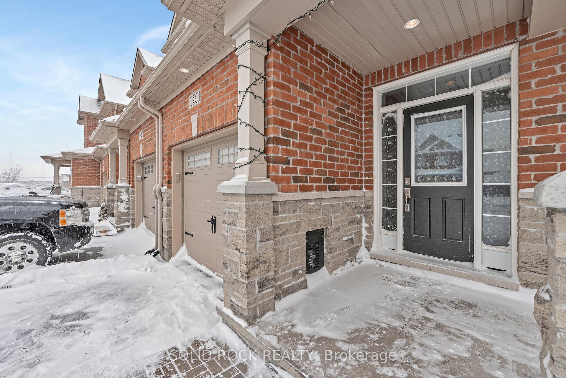 Photo 4 of 95 Tapadero Avenue, Ottawa, Kanata - Emerald Meadows/Trailwest — HOMEH