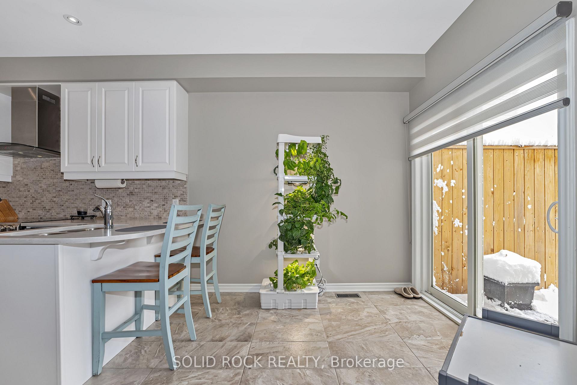 Photo 13 of 95 Tapadero Avenue, Ottawa, Kanata - Emerald Meadows/Trailwest — HOMEH
