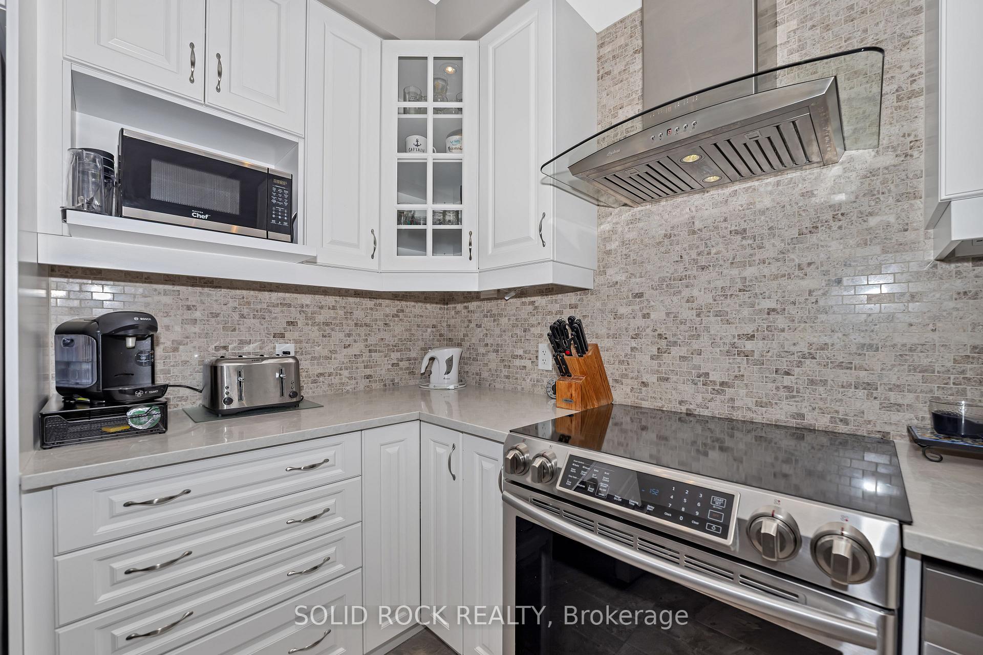 Photo 16 of 95 Tapadero Avenue, Ottawa, Kanata - Emerald Meadows/Trailwest — HOMEH