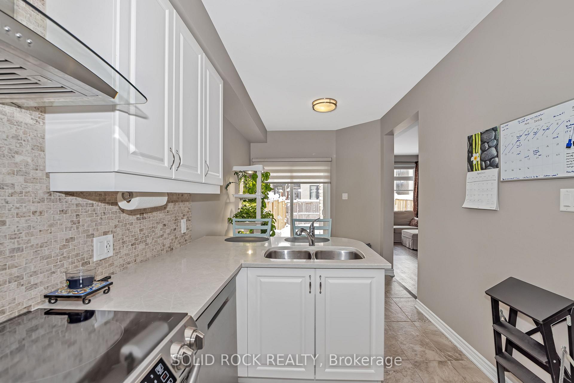 Photo 17 of 95 Tapadero Avenue, Ottawa, Kanata - Emerald Meadows/Trailwest — HOMEH