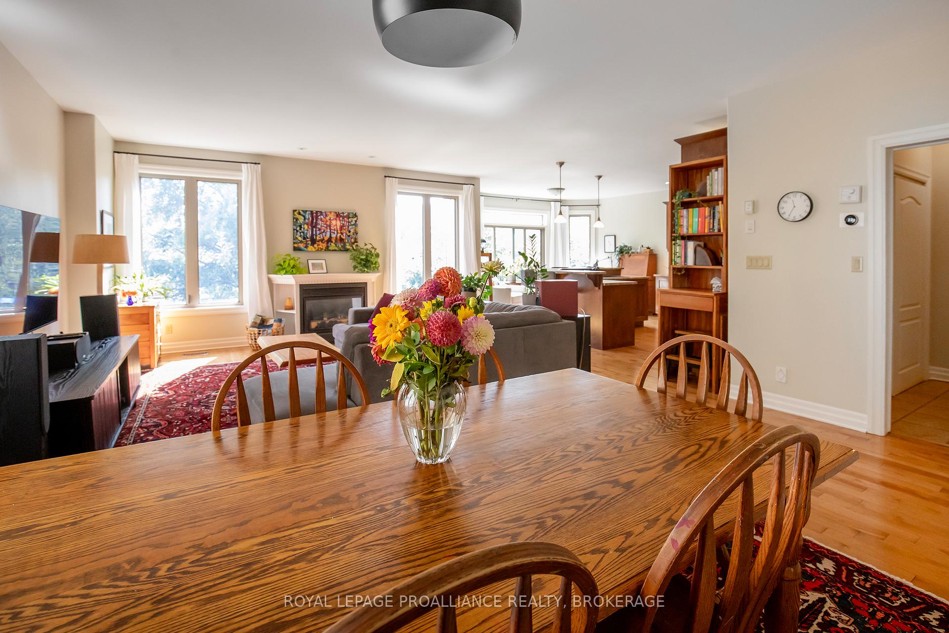 Photo 4 of 235 Rose Abbey Drive, Kingston, Kingston East (Incl Barret Crt) — HOMEH
