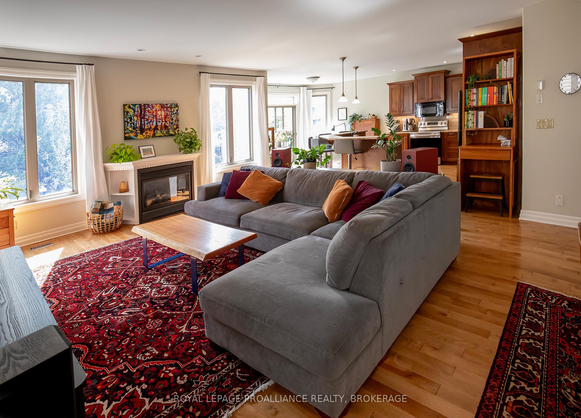 Photo 5 of 235 Rose Abbey Drive, Kingston, Kingston East (Incl Barret Crt) — HOMEH