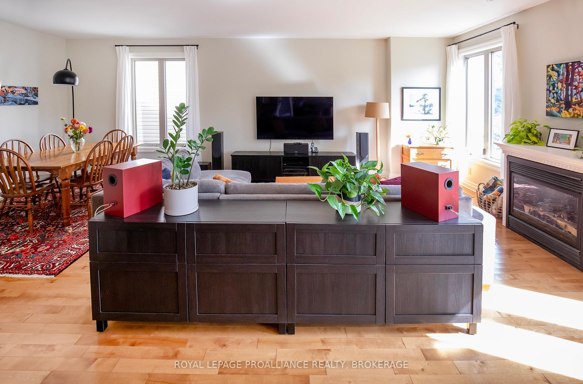 Photo 6 of 235 Rose Abbey Drive, Kingston, Kingston East (Incl Barret Crt) — HOMEH