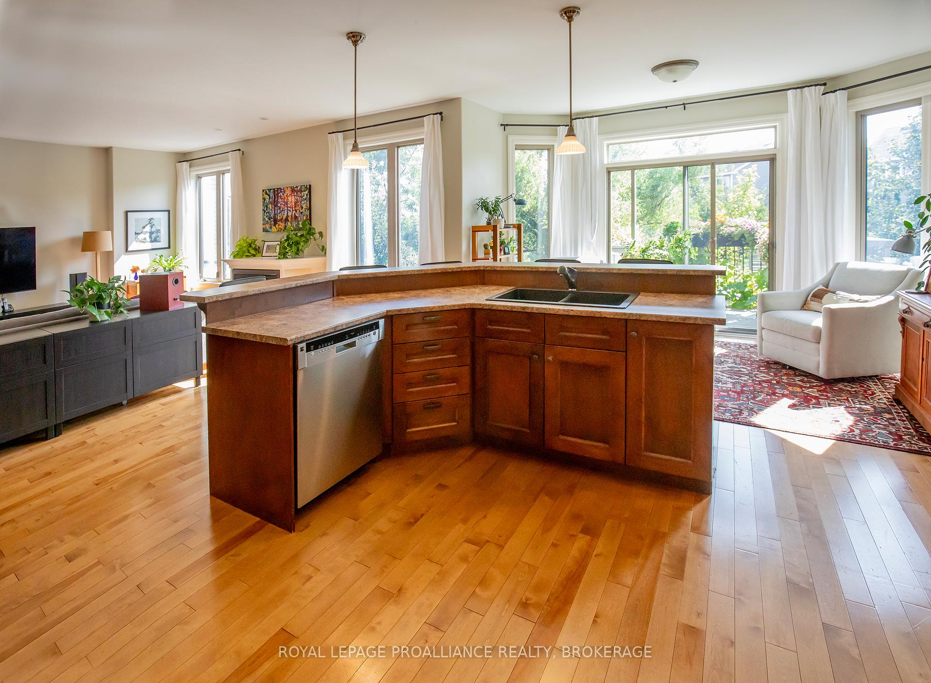 Photo 11 of 235 Rose Abbey Drive, Kingston, Kingston East (Incl Barret Crt) — HOMEH