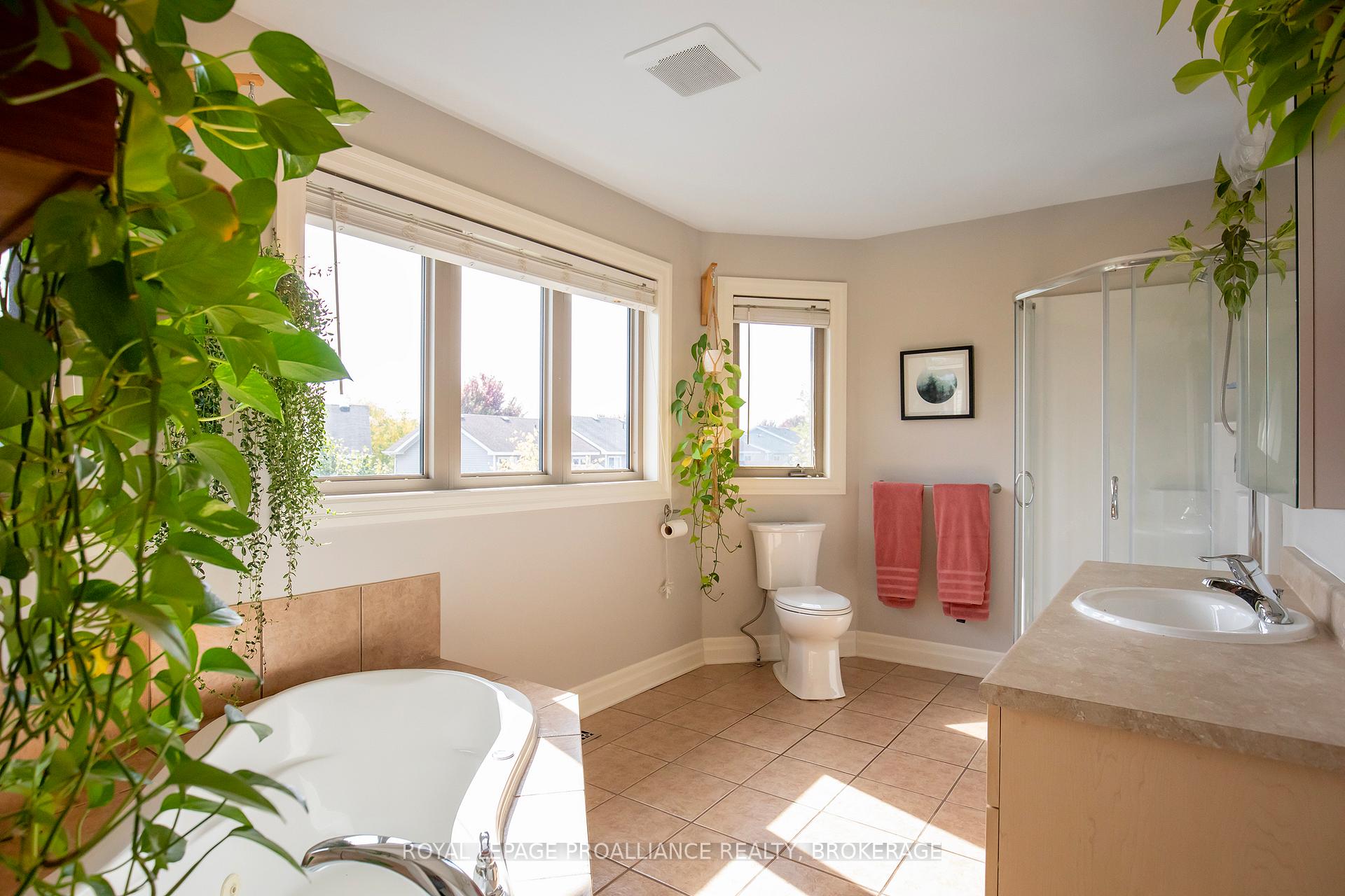 Photo 18 of 235 Rose Abbey Drive, Kingston, Kingston East (Incl Barret Crt) — HOMEH