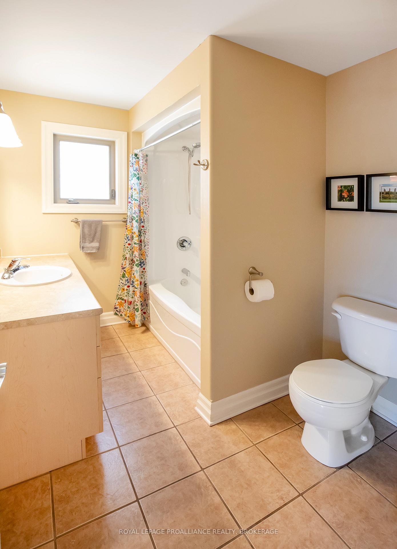 Photo 28 of 235 Rose Abbey Drive, Kingston, Kingston East (Incl Barret Crt) — HOMEH