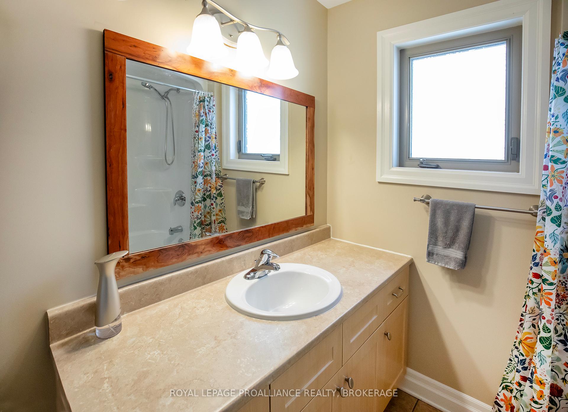 Photo 29 of 235 Rose Abbey Drive, Kingston, Kingston East (Incl Barret Crt) — HOMEH