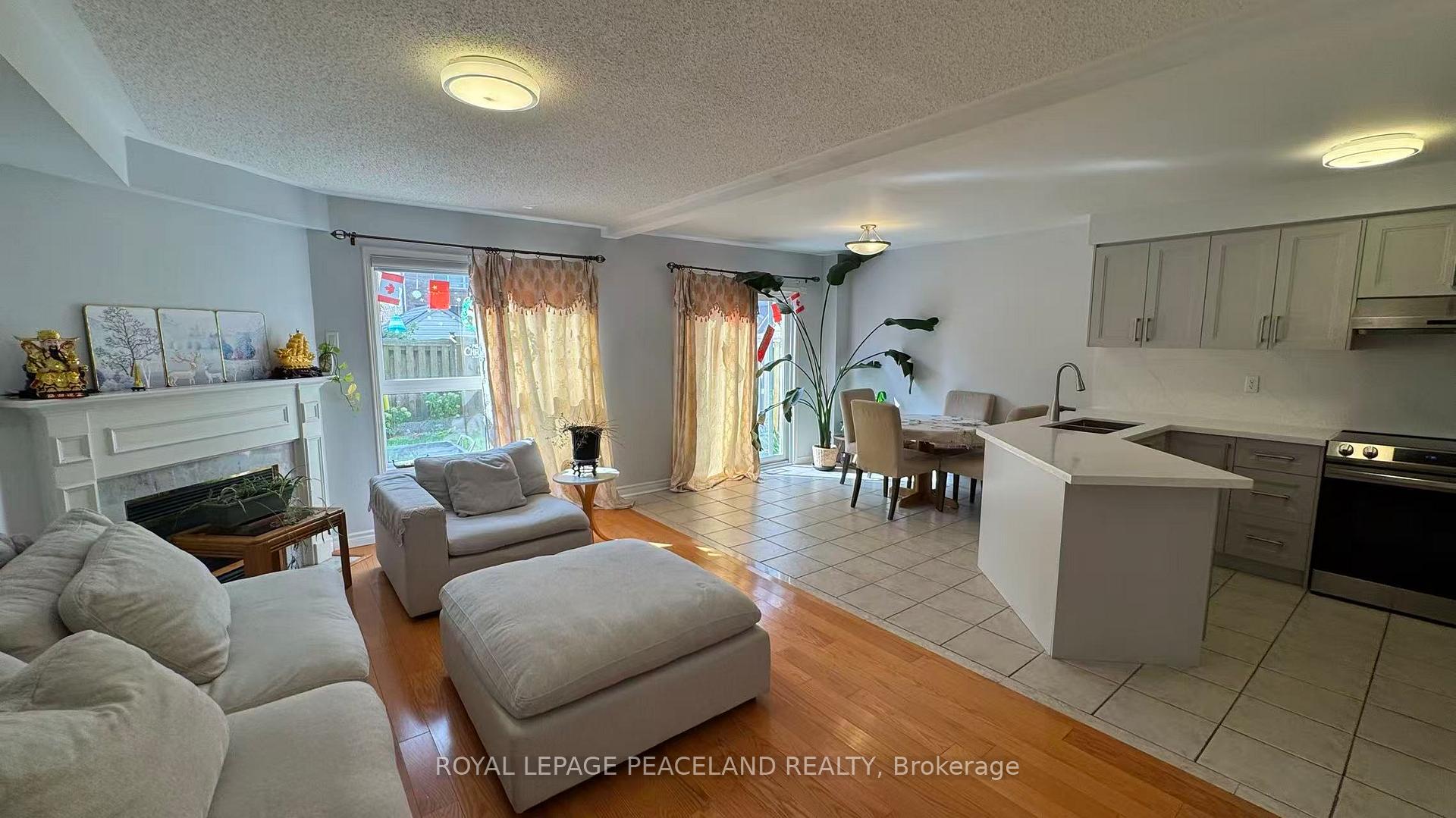 Photo 4 of 25 Bertram Earnshaw Drive, Markham, Berczy — HOMEH