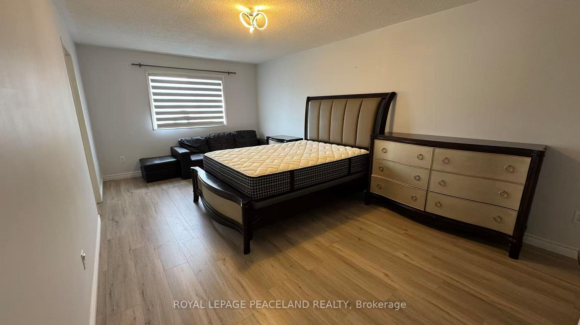 Photo 7 of 25 Bertram Earnshaw Drive, Markham, Berczy — HOMEH