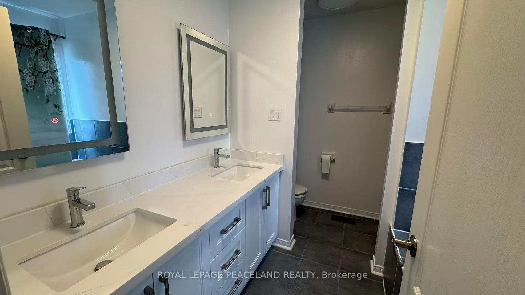 Photo 8 of 25 Bertram Earnshaw Drive, Markham, Berczy — HOMEH