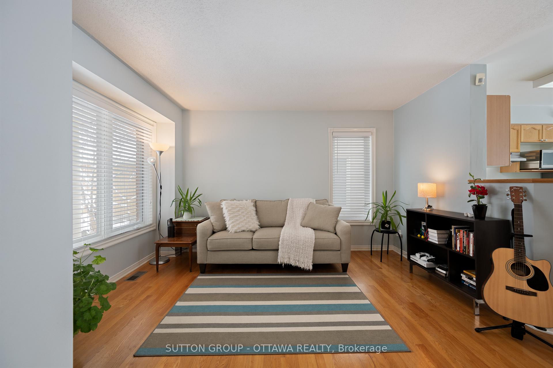 Photo 5 of 111 Banchory Crescent, Ottawa, Kanata - Morgan's Grant/South March — HOMEH