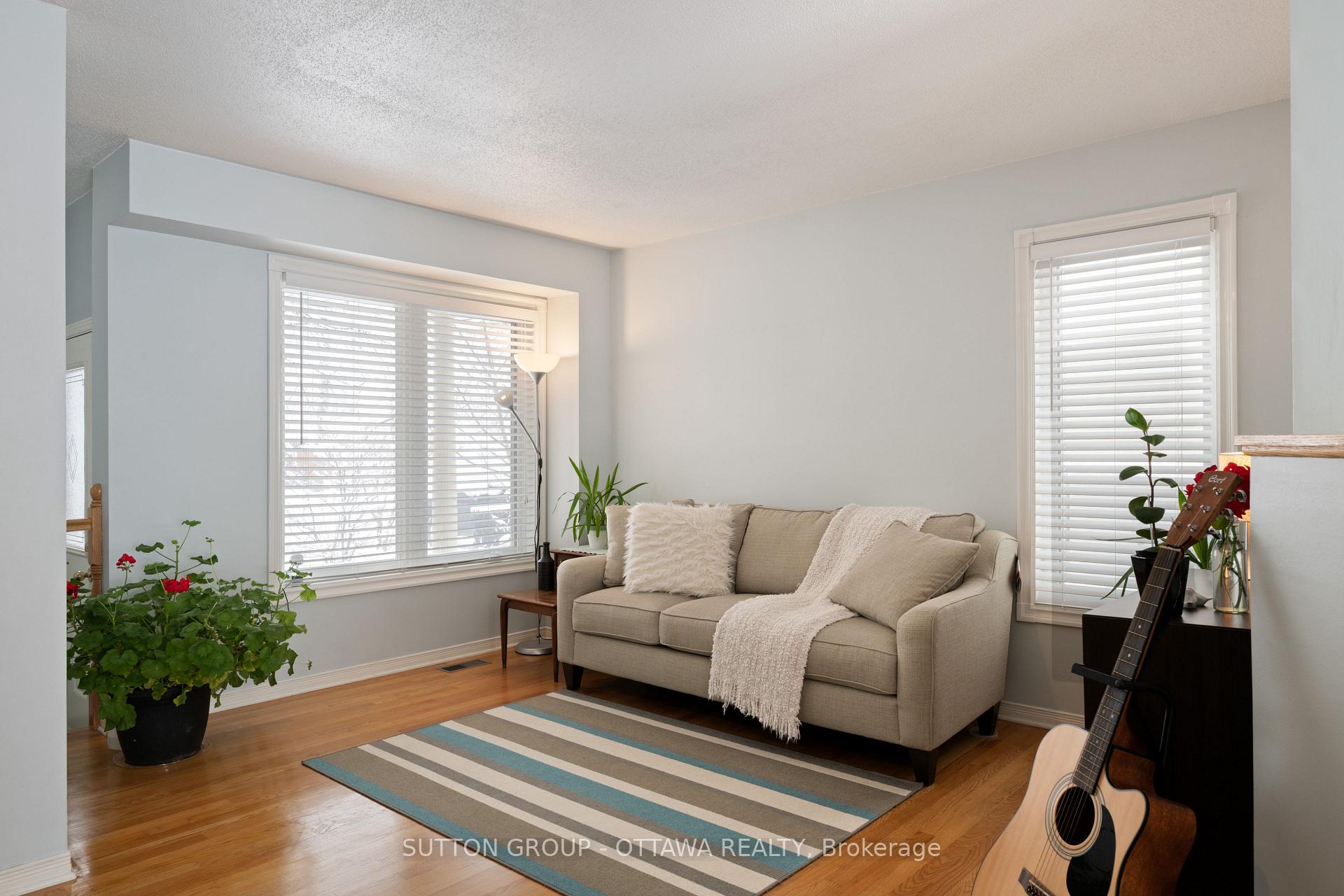 Photo 6 of 111 Banchory Crescent, Ottawa, Kanata - Morgan's Grant/South March — HOMEH