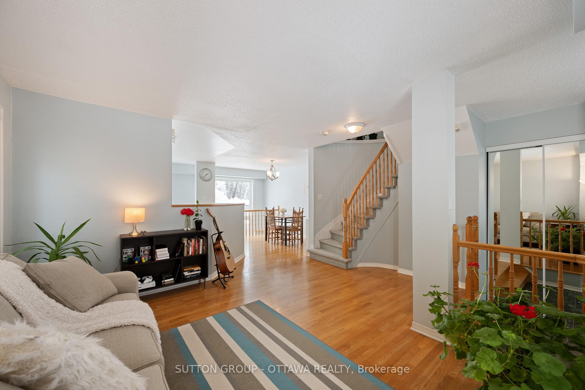 Photo 8 of 111 Banchory Crescent, Ottawa, Kanata - Morgan's Grant/South March — HOMEH