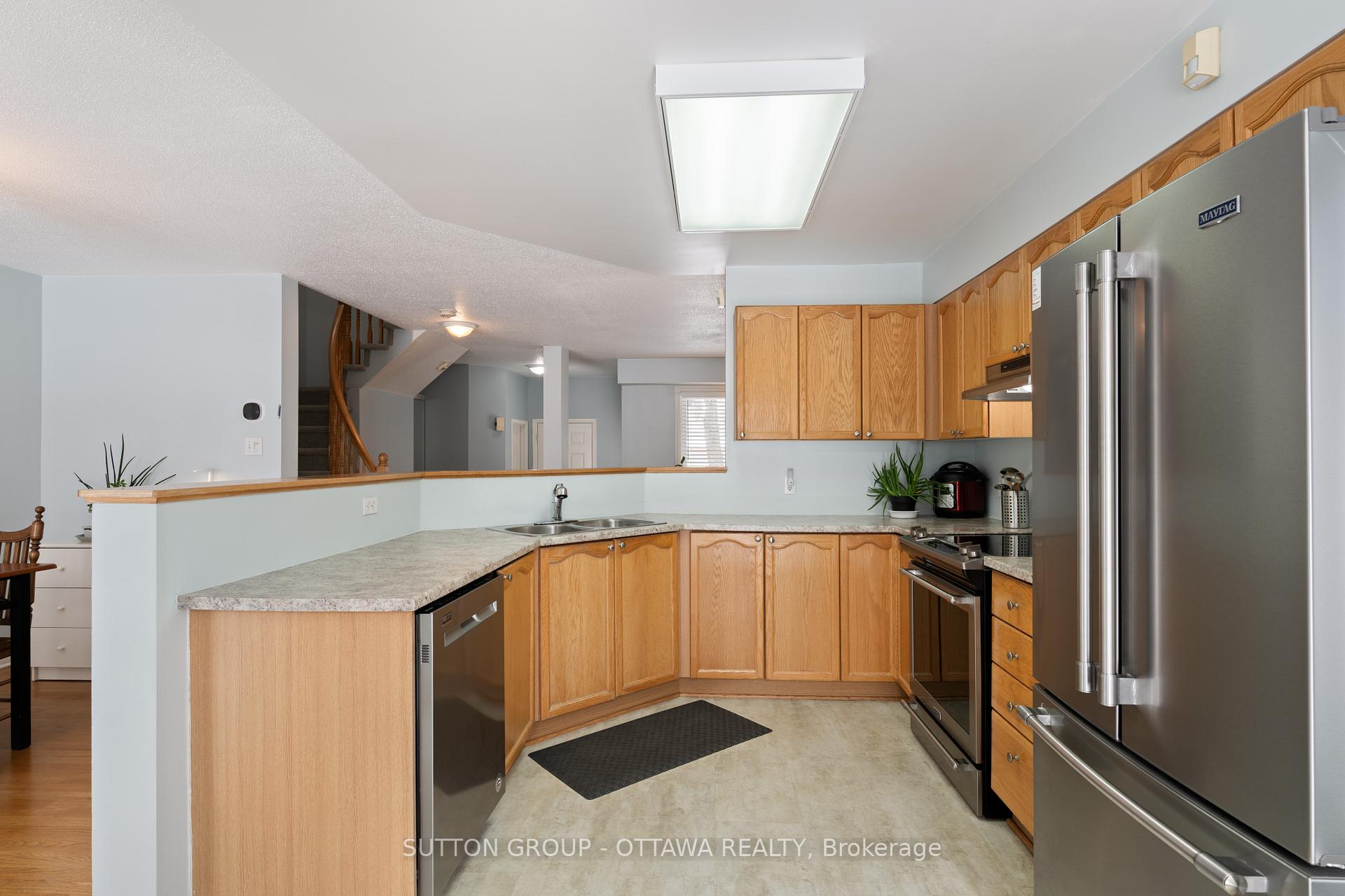 Photo 12 of 111 Banchory Crescent, Ottawa, Kanata - Morgan's Grant/South March — HOMEH