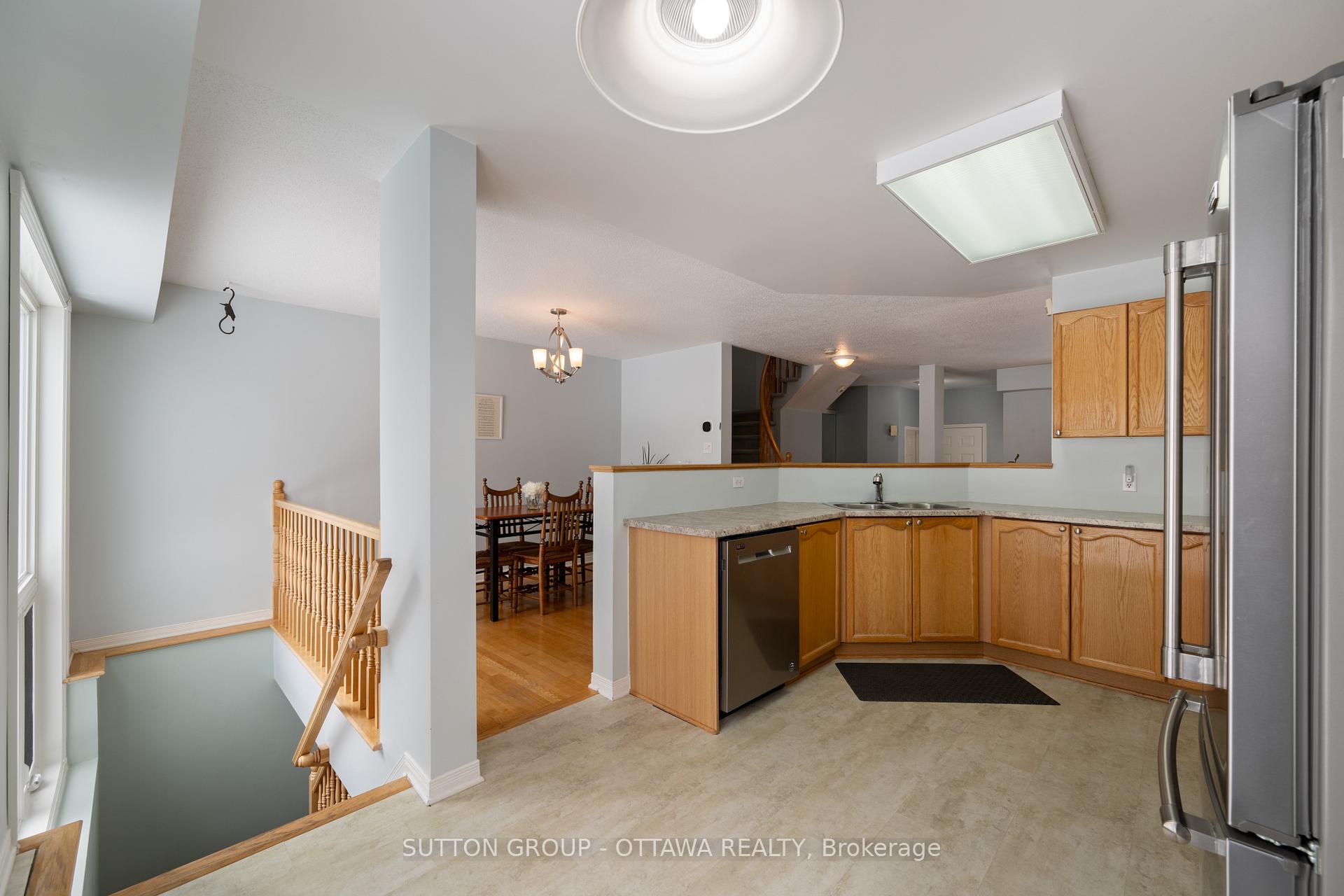 Photo 15 of 111 Banchory Crescent, Ottawa, Kanata - Morgan's Grant/South March — HOMEH