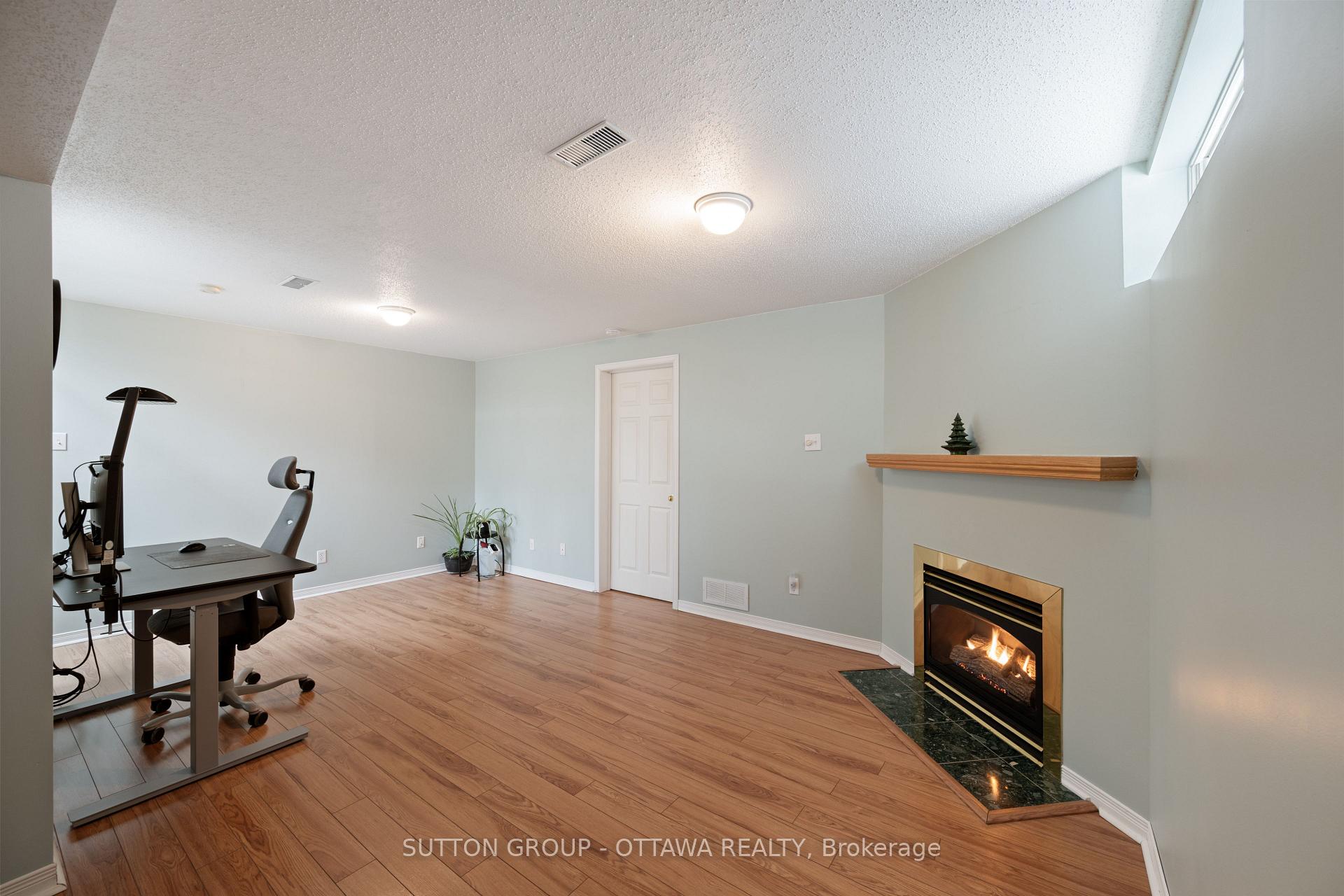 Photo 30 of 111 Banchory Crescent, Ottawa, Kanata - Morgan's Grant/South March — HOMEH