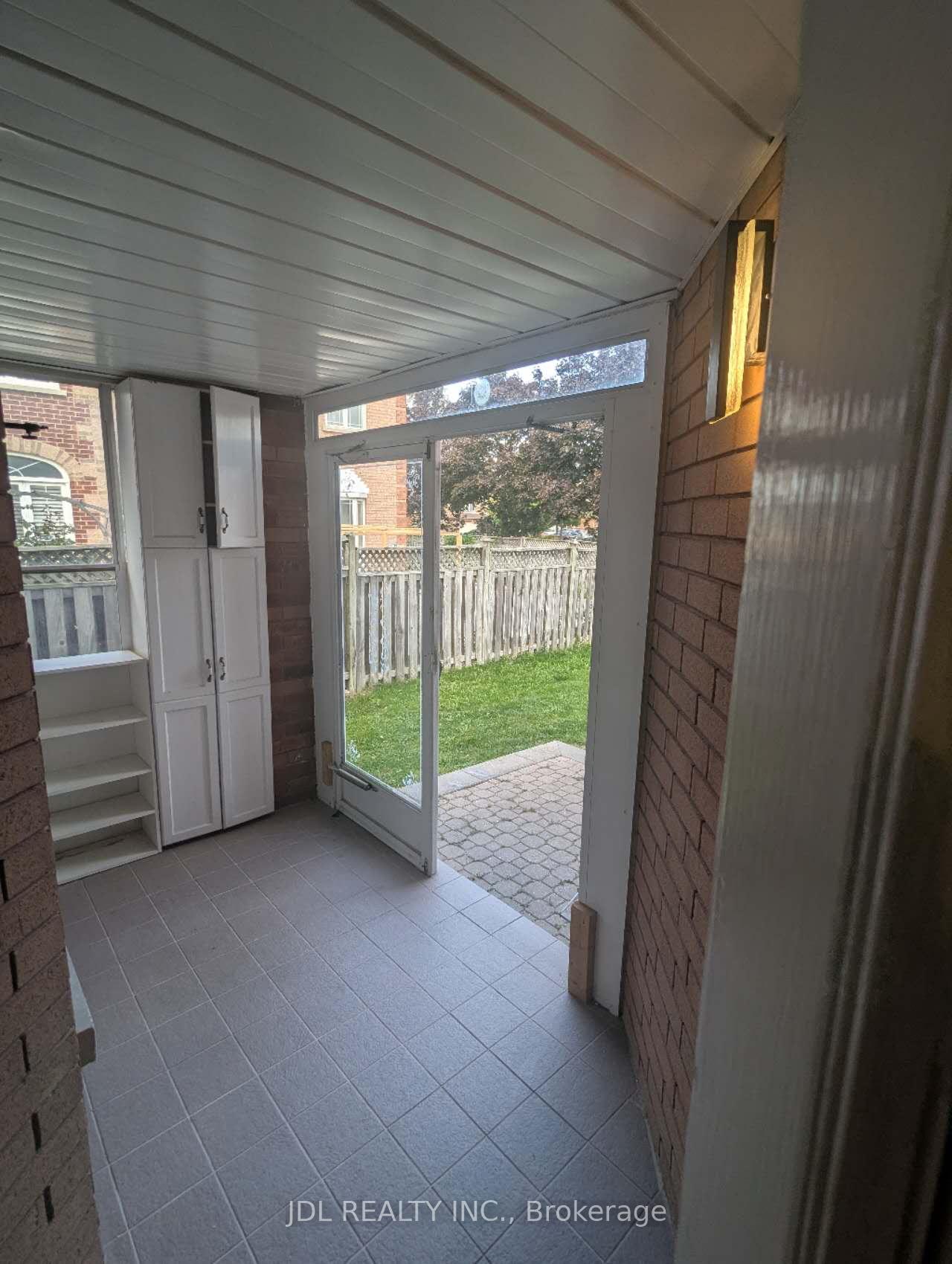 Photo 3 of 86 Milliken Meadows Drive, Markham, Milliken Mills West — HOMEH