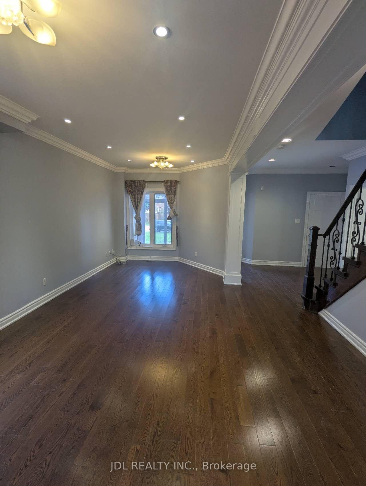 Photo 4 of 86 Milliken Meadows Drive, Markham, Milliken Mills West — HOMEH