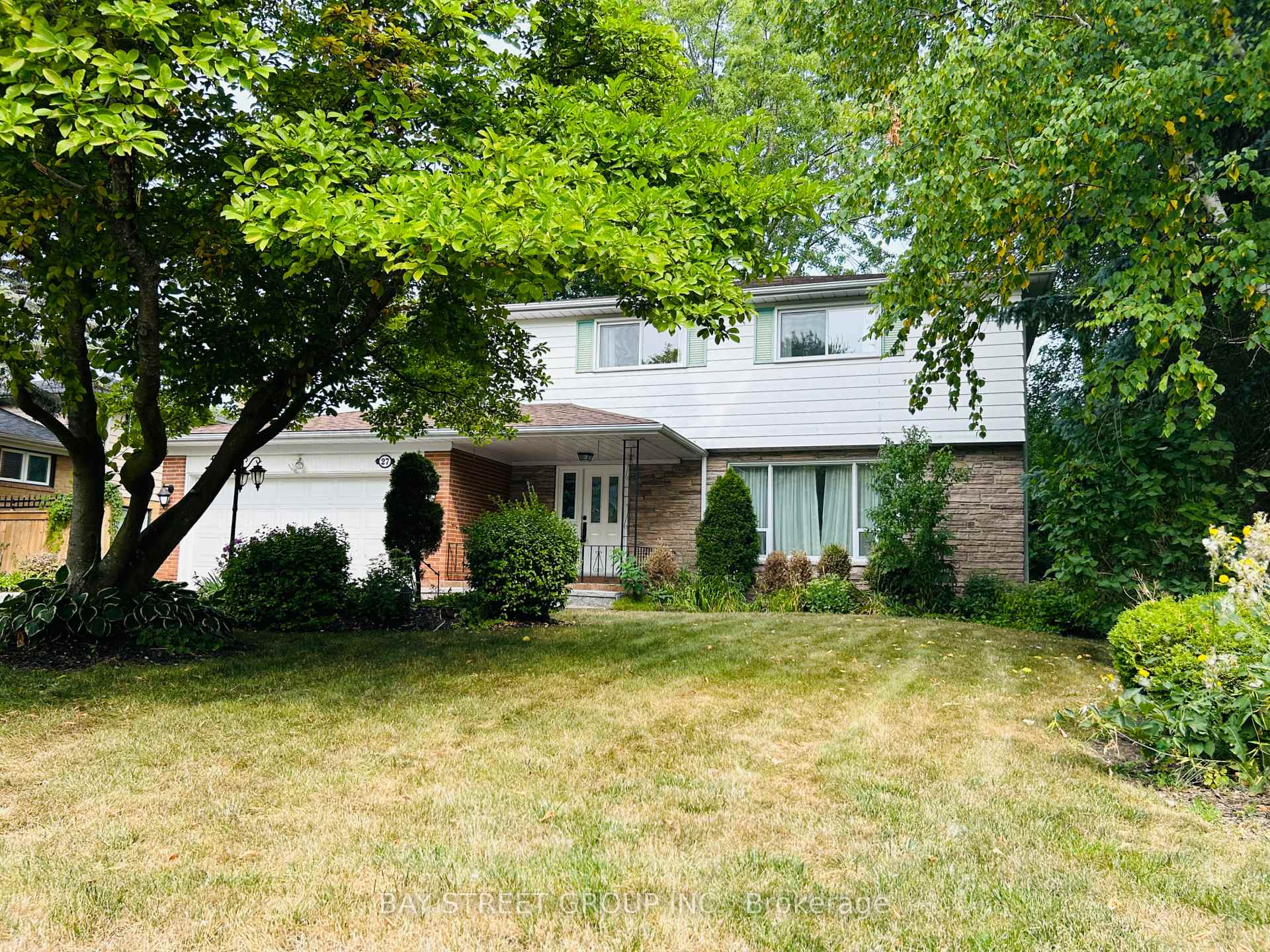 Photo 2 of 27 Jeremy Drive, Markham, Unionville — HOMEH