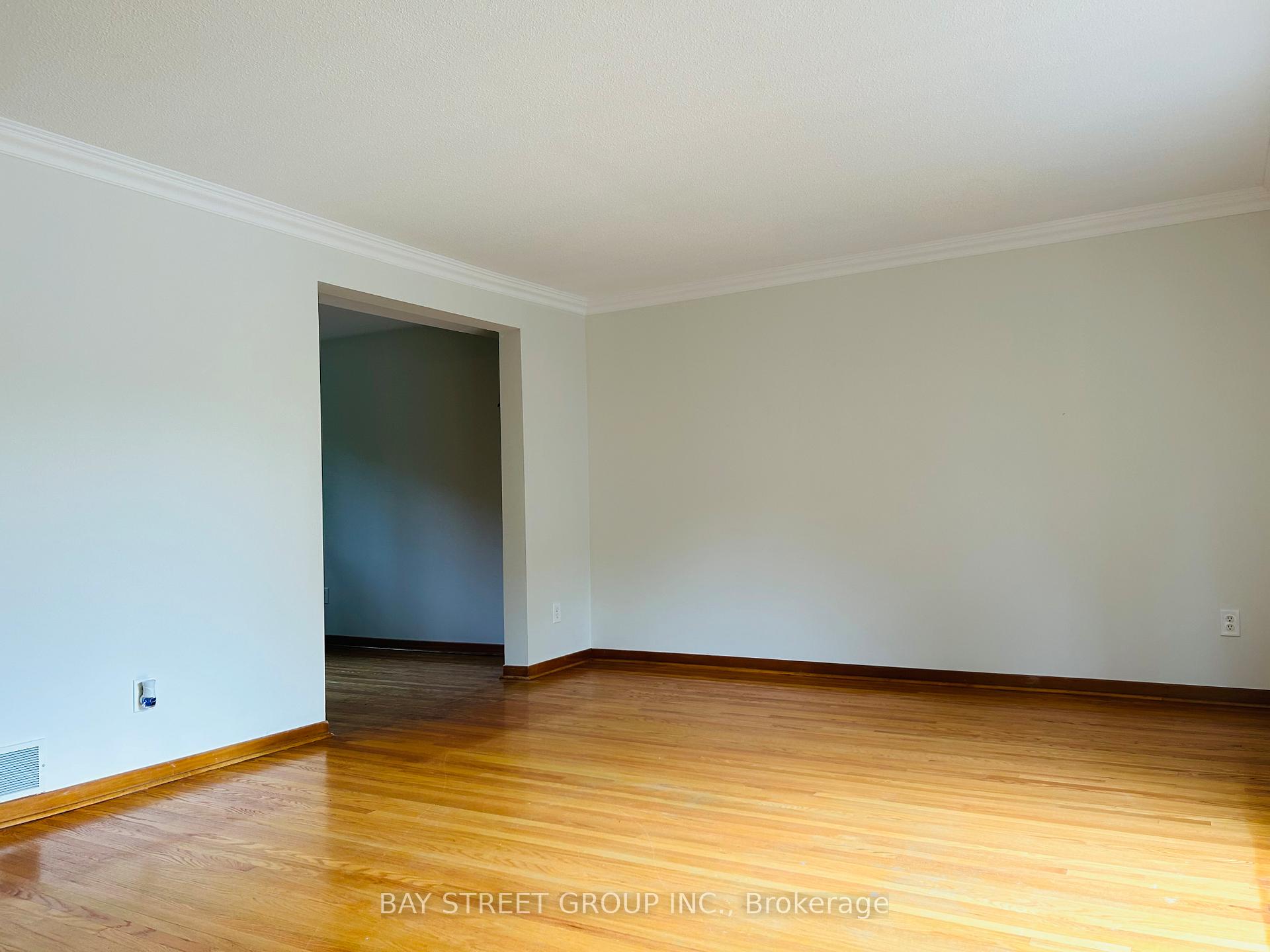 Photo 4 of 27 Jeremy Drive, Markham, Unionville — HOMEH