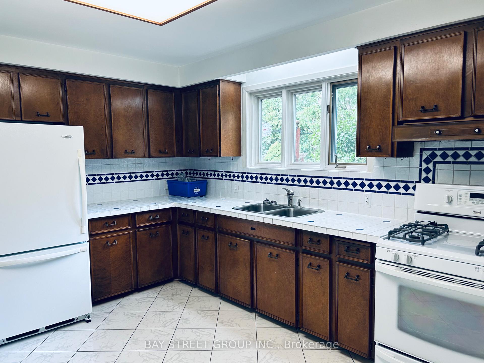 Photo 7 of 27 Jeremy Drive, Markham, Unionville — HOMEH