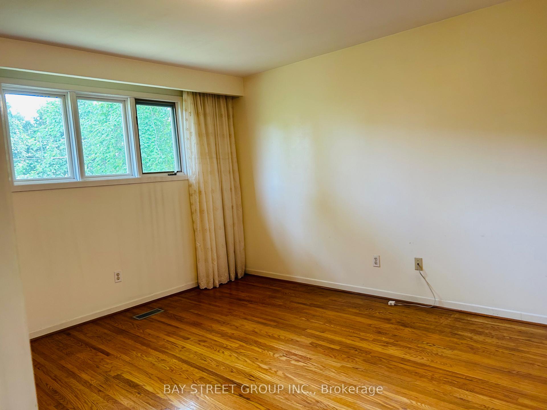 Photo 12 of 27 Jeremy Drive, Markham, Unionville — HOMEH