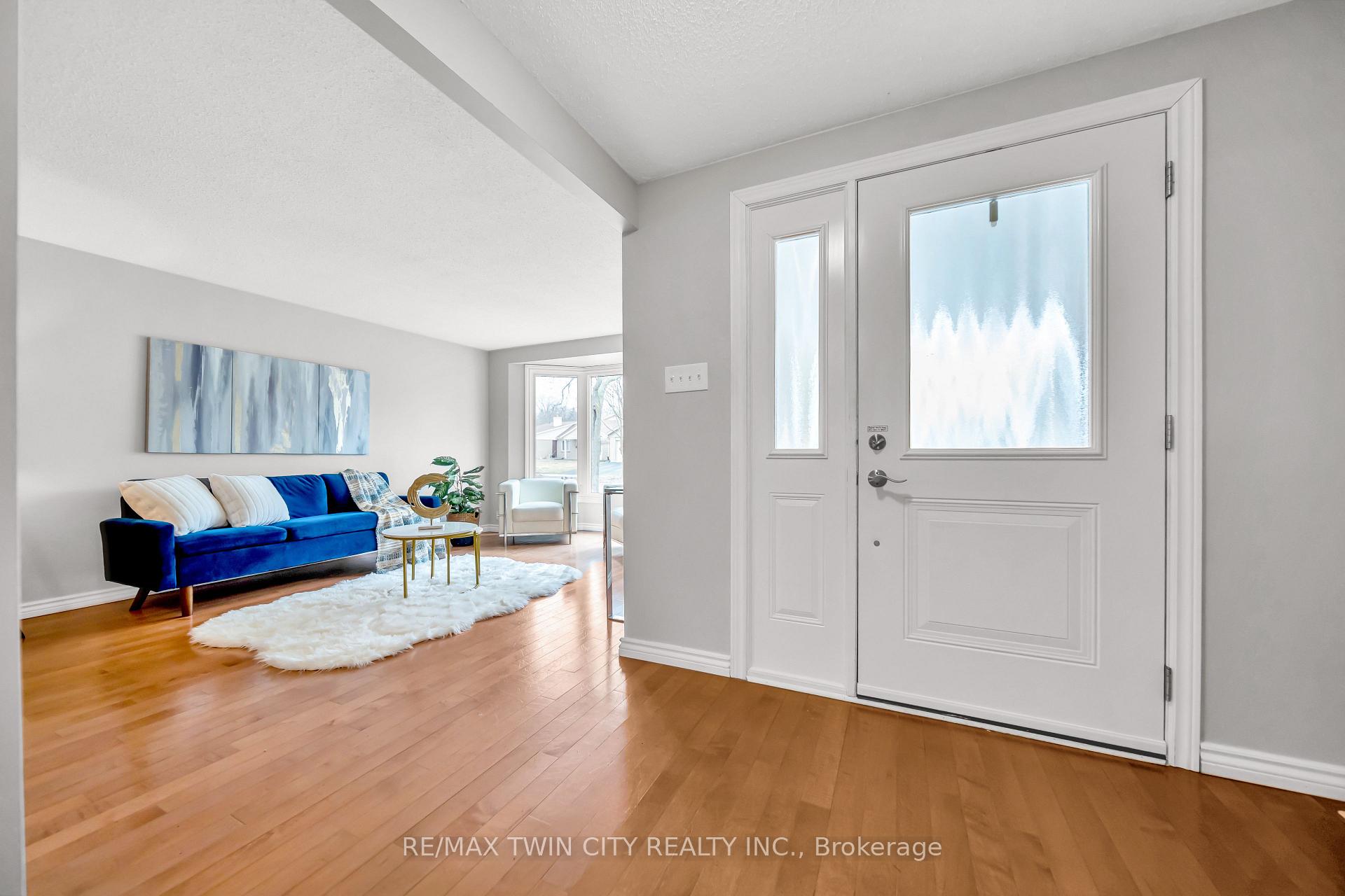 Photo 4 of 21 Oneida Place, Kitchener, Centreville Chicopee — HOMEH