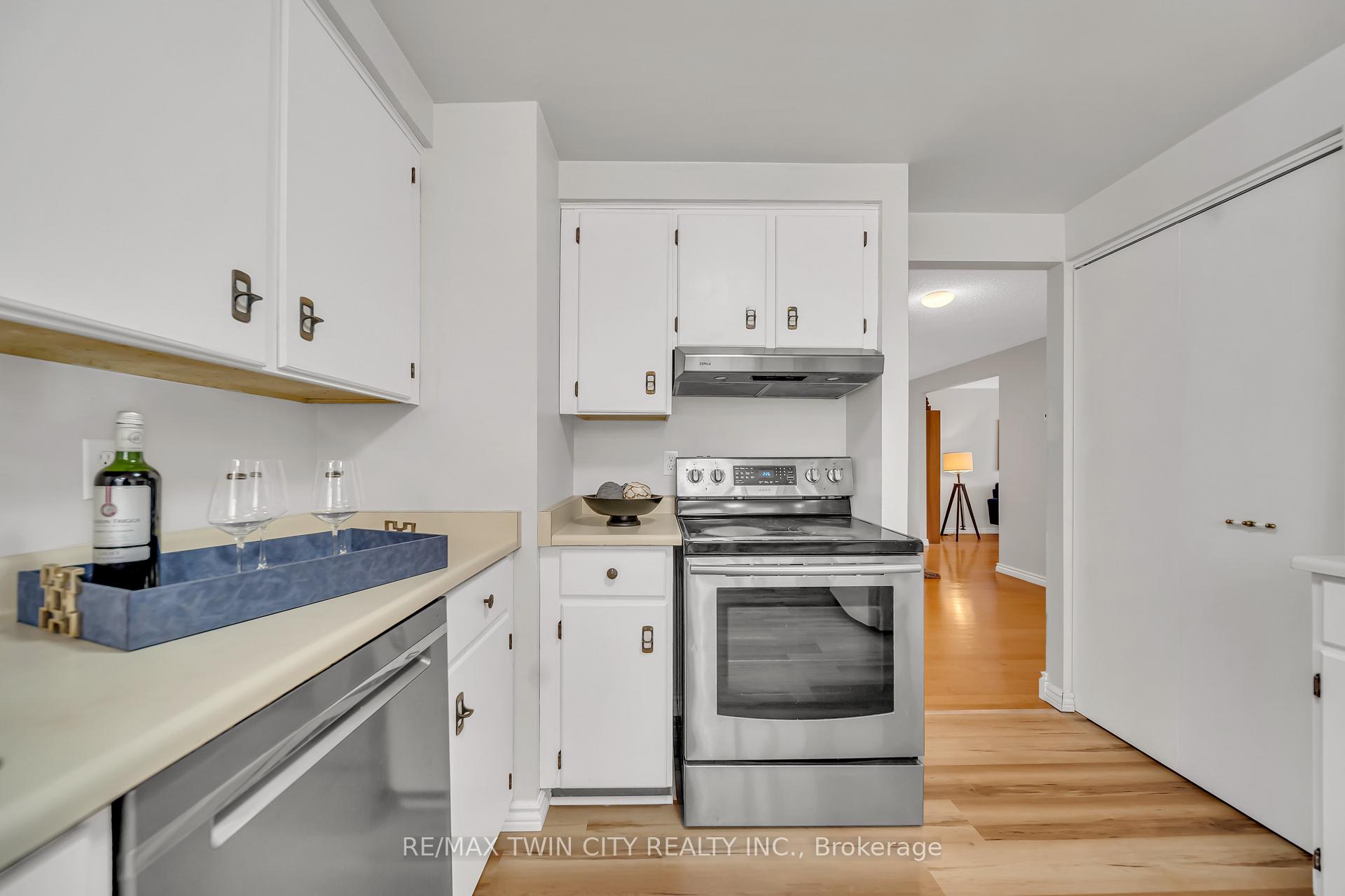 Photo 17 of 21 Oneida Place, Kitchener, Centreville Chicopee — HOMEH