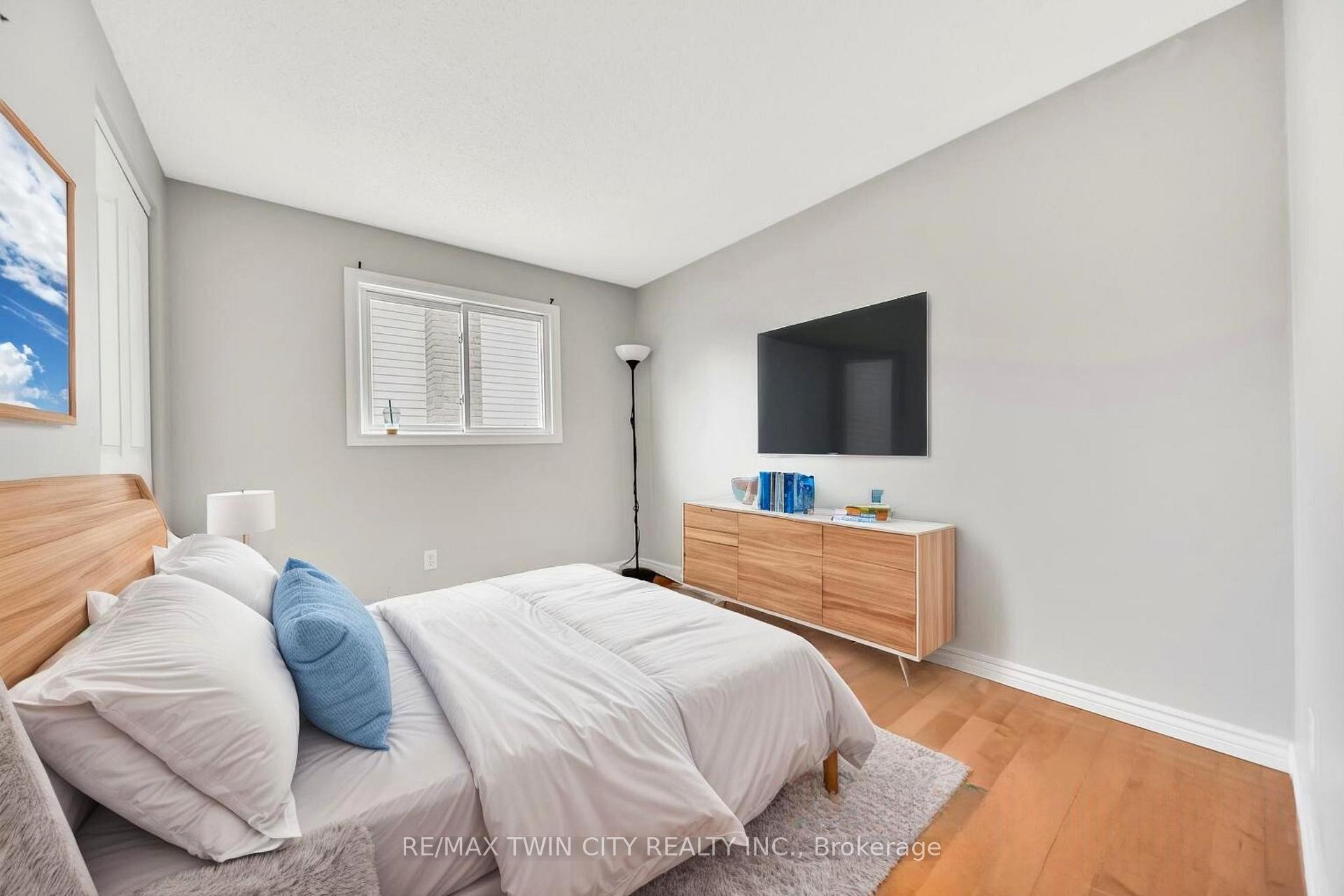Photo 19 of 21 Oneida Place, Kitchener, Centreville Chicopee — HOMEH