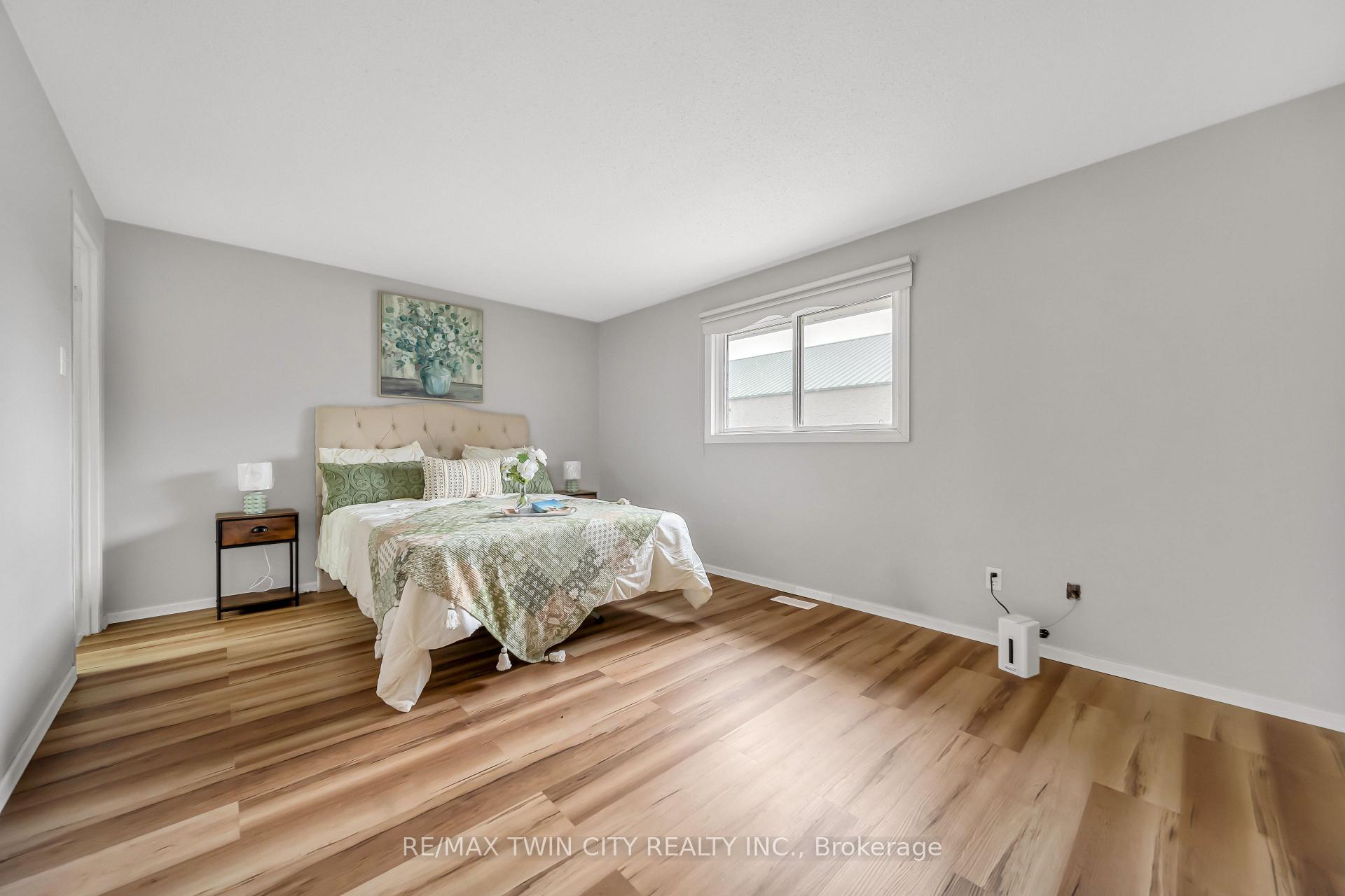 Photo 22 of 21 Oneida Place, Kitchener, Centreville Chicopee — HOMEH