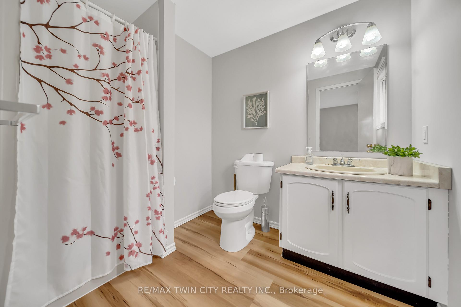 Photo 25 of 21 Oneida Place, Kitchener, Centreville Chicopee — HOMEH