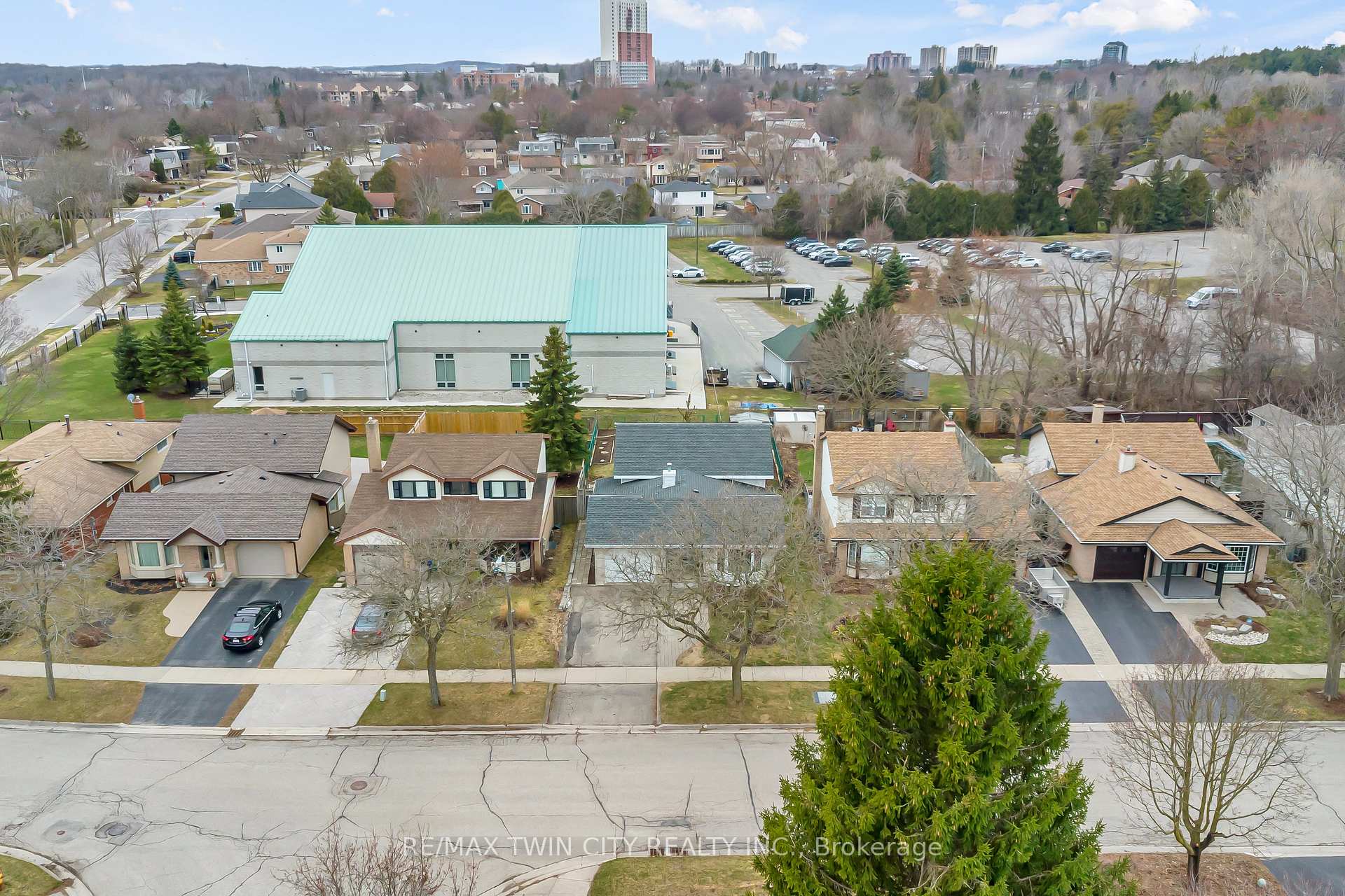 Photo 39 of 21 Oneida Place, Kitchener, Centreville Chicopee — HOMEH