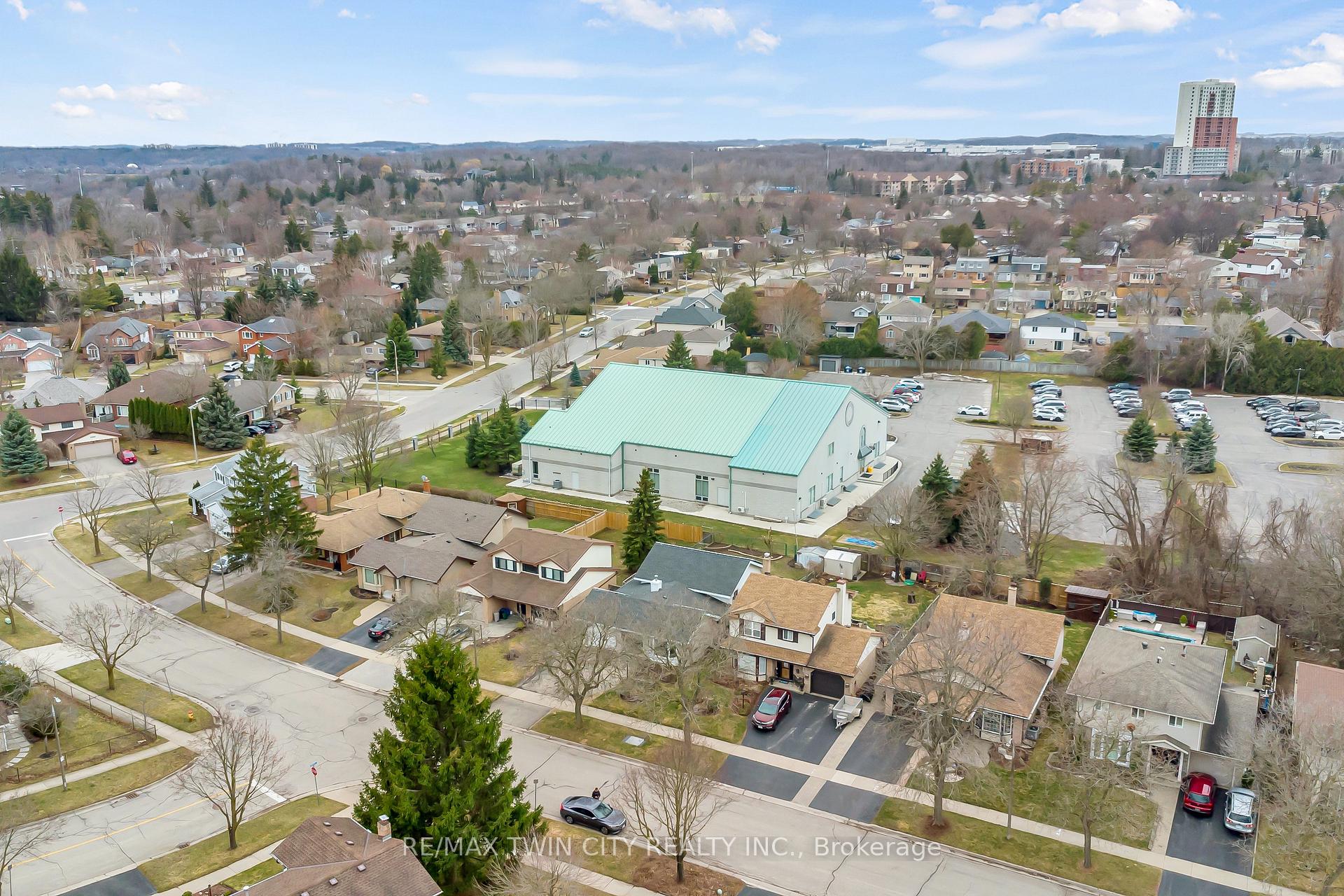 Photo 40 of 21 Oneida Place, Kitchener, Centreville Chicopee — HOMEH